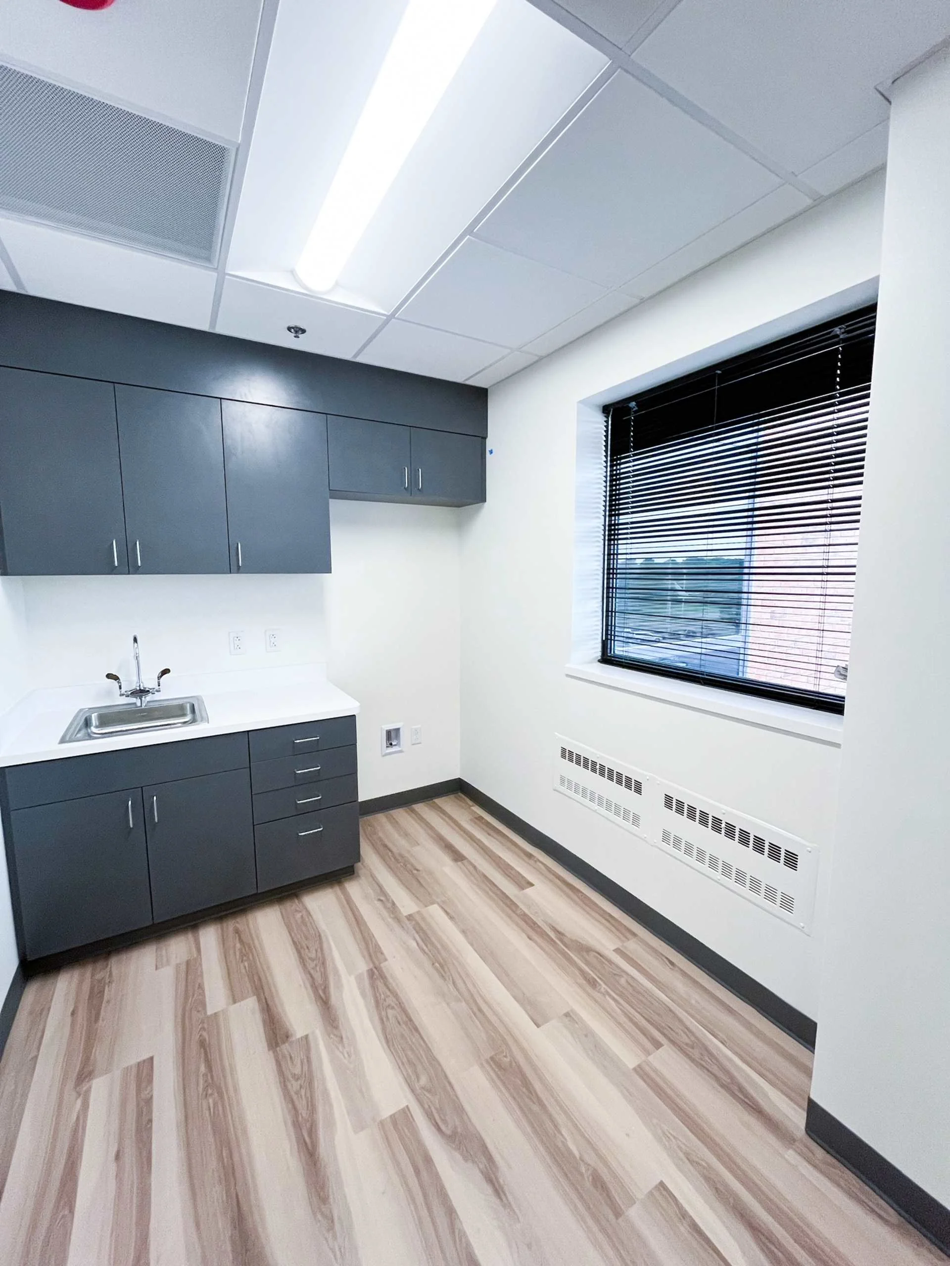 The Doctor's Building — Lease in Lenexa, KS, photo 3 of 5