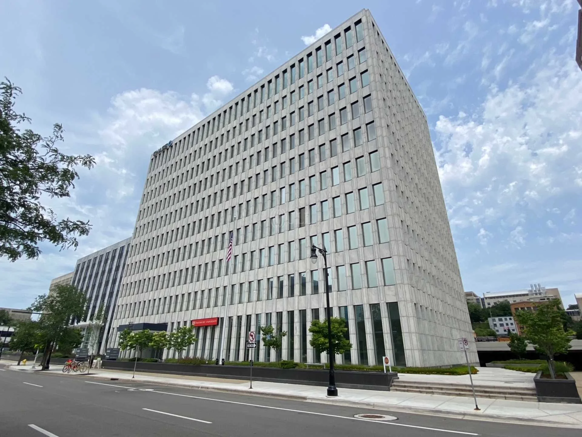 Chase Bank Building — Lease in Grand Rapids, MI, photo 4 of 8