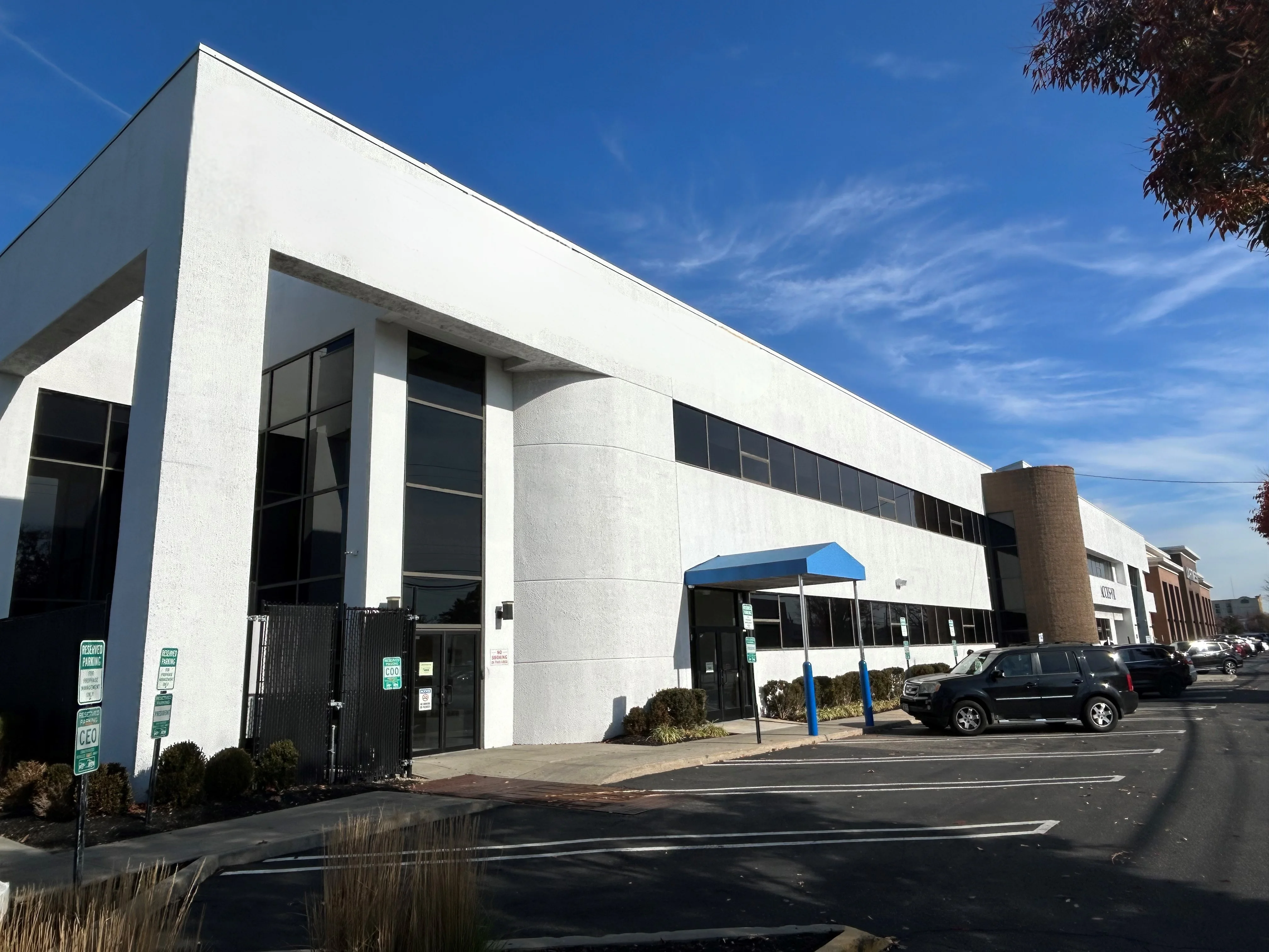 Garden City Square — Lease in Garden City, NY, photo 1 of 1