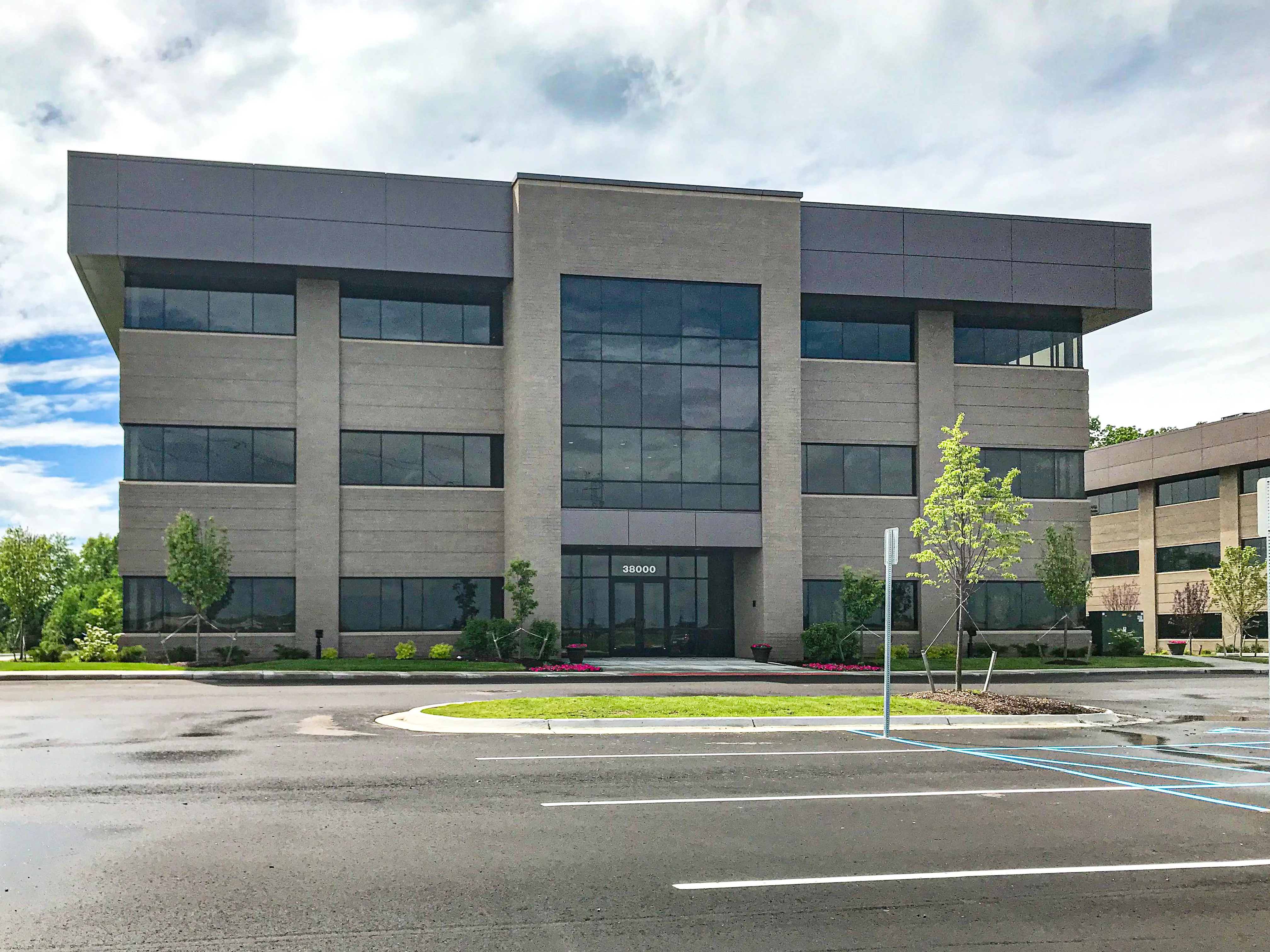 38000 Assembly Park Dr - office in Wixom, MI