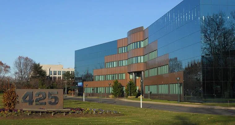 425 Broadhollow Rd