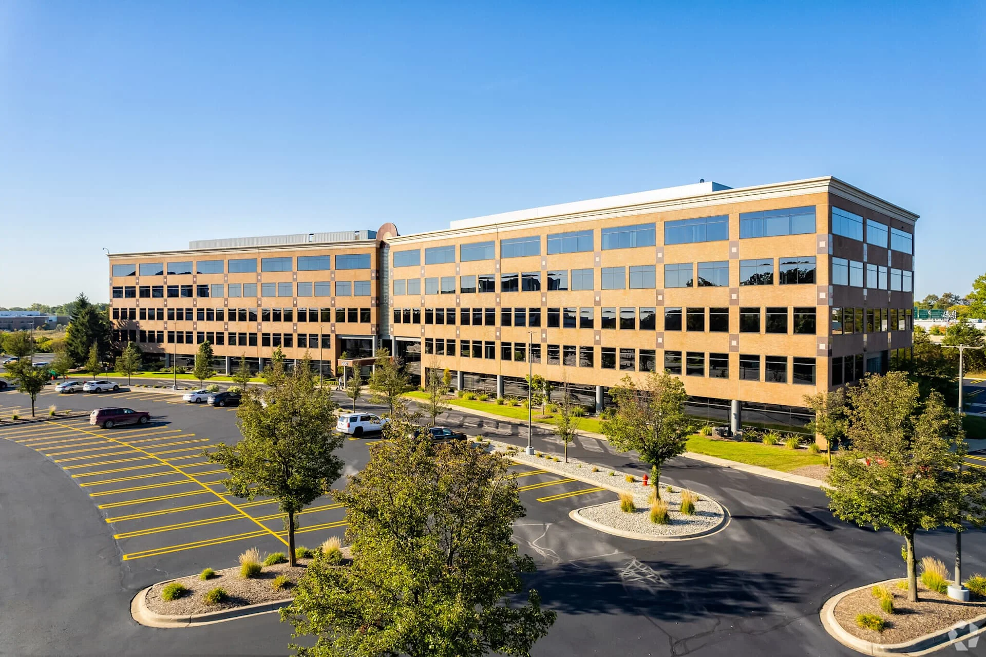 Cambridge Court Phase II — Lease in Auburn Hills, MI, photo 1 of 7