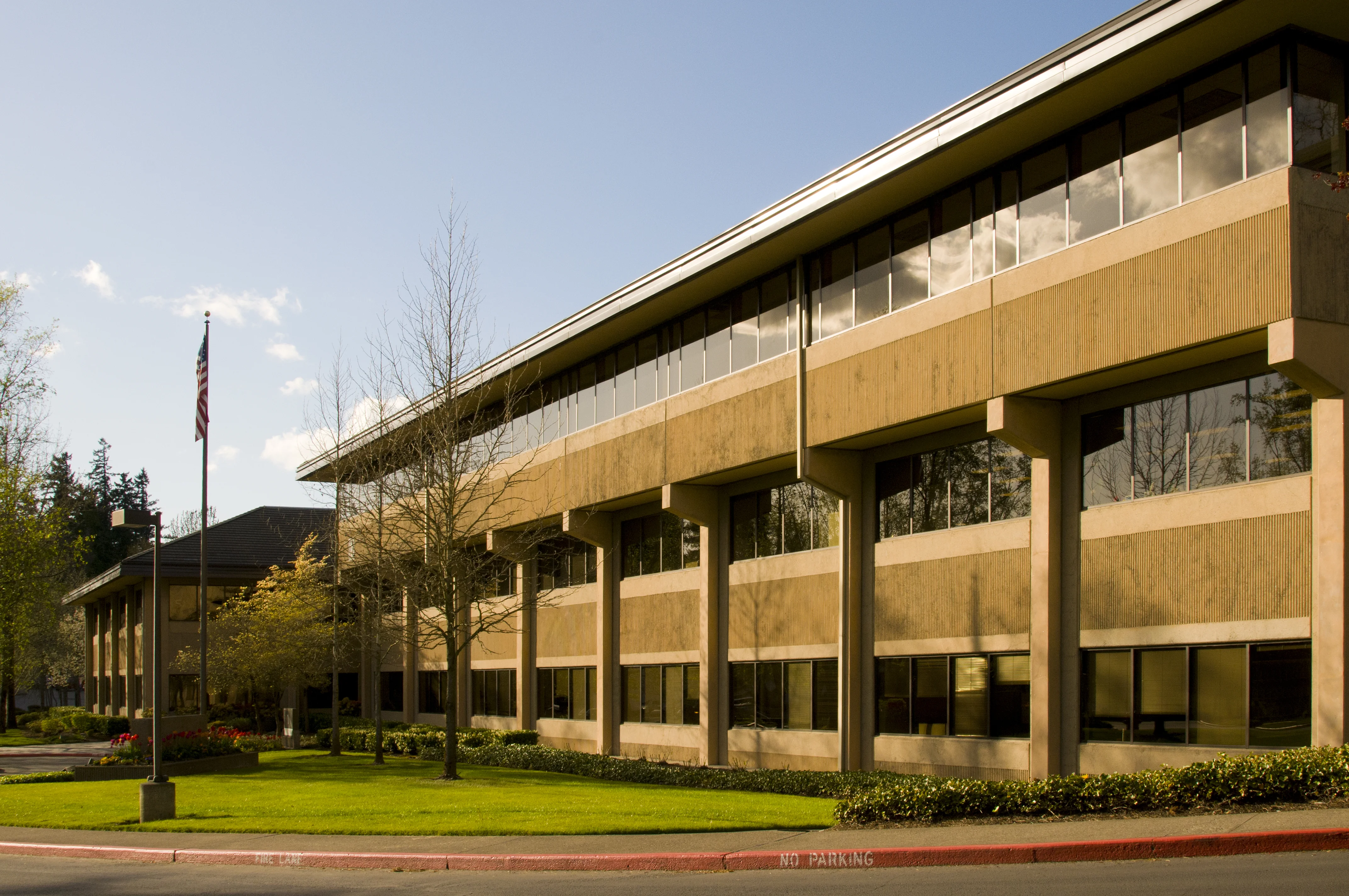 4000 Building I - photo 1 - Lake Oswego, OR
