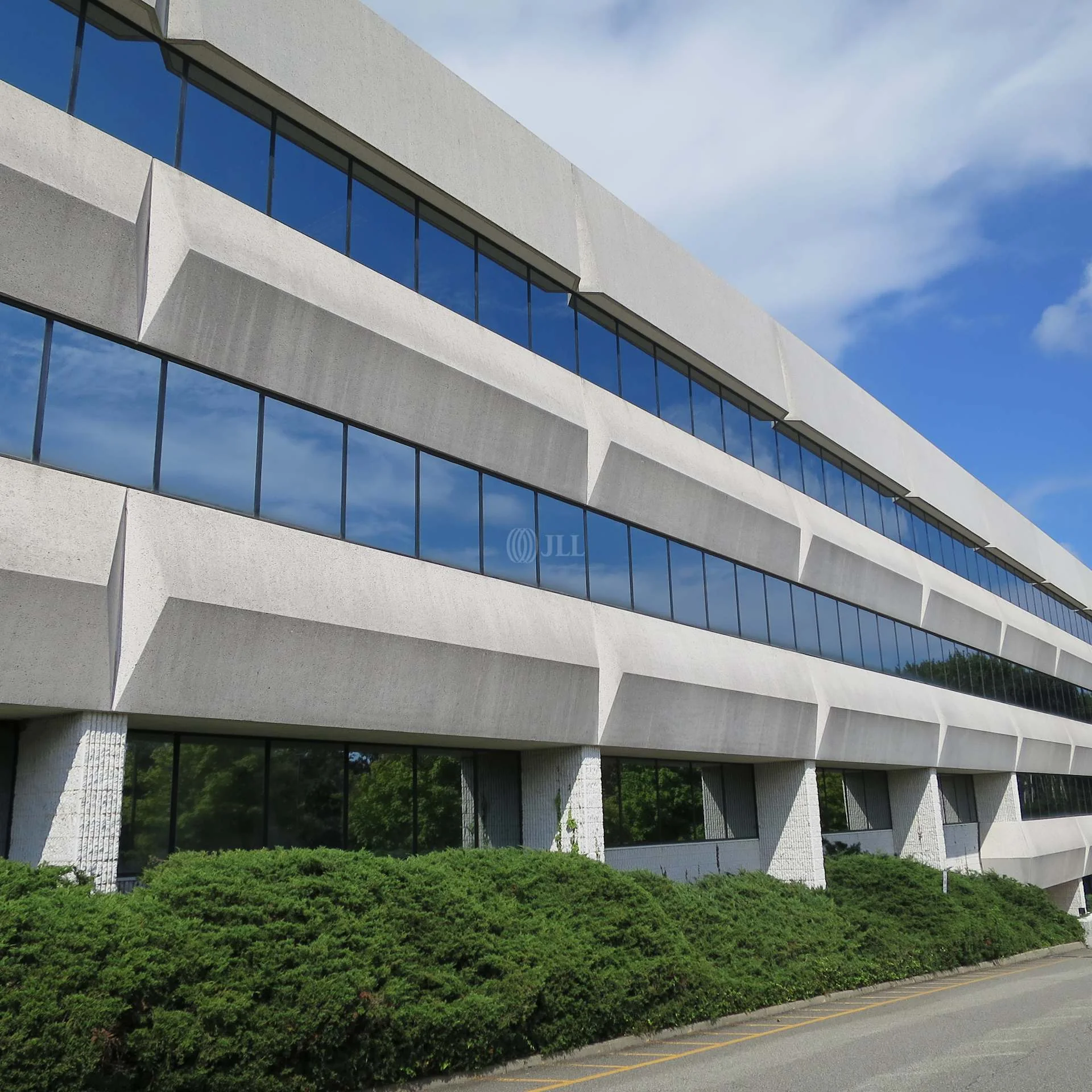 North Atrium II - photo 3 - Syosset, NY