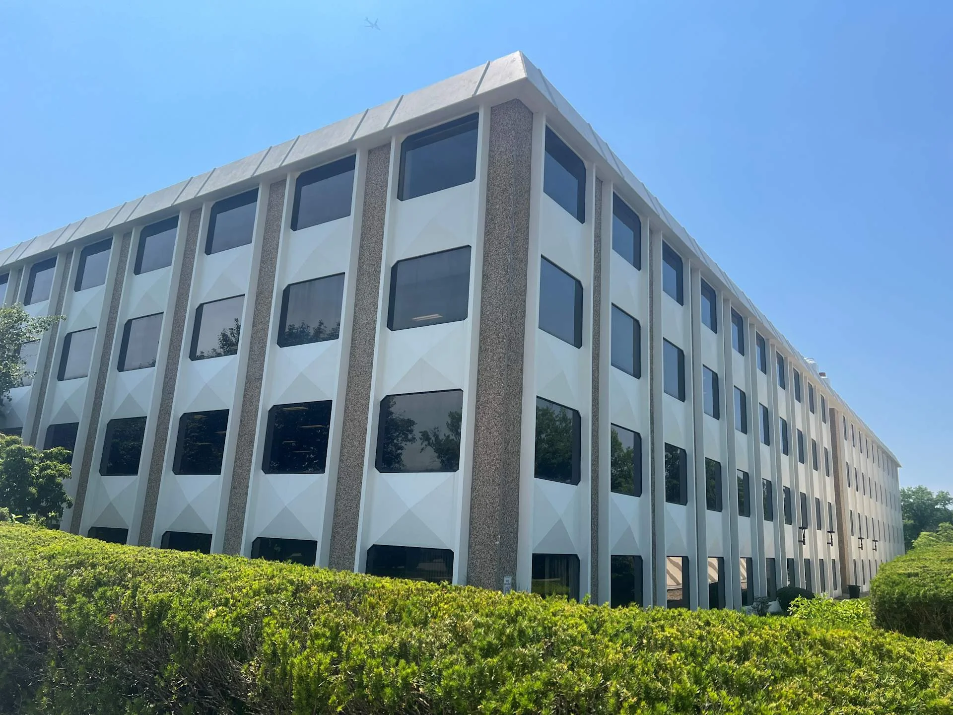 Office for Lease in Melville, NY, photo 1 of 8