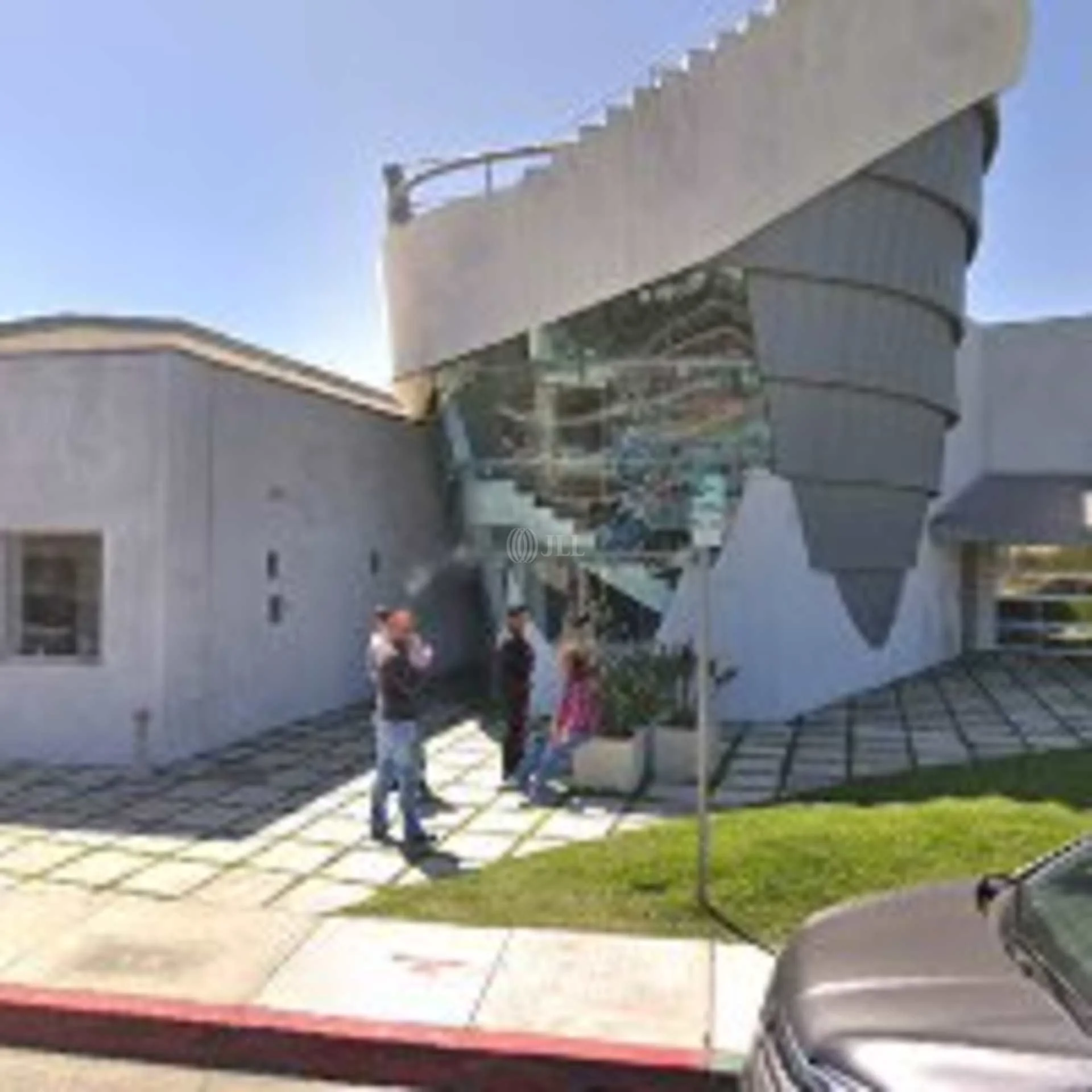 The Box/The Beehive — Lease in Culver City, CA, photo 3 of 4