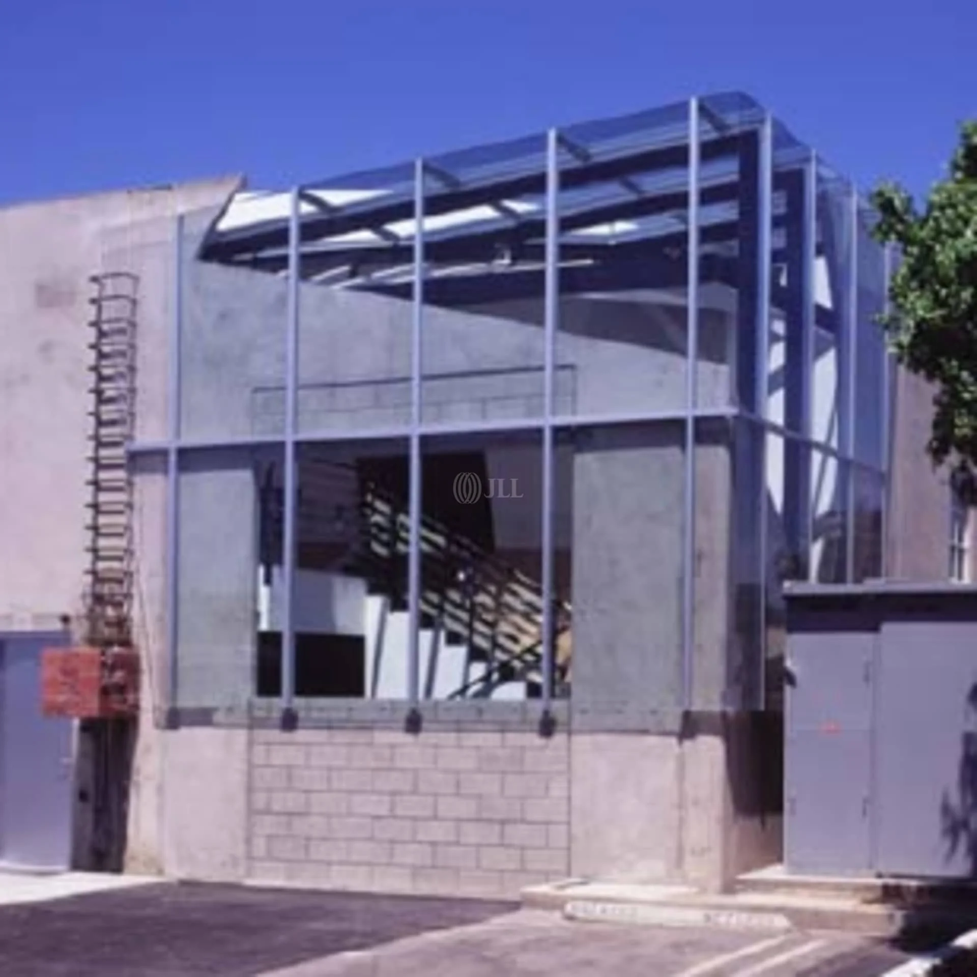 Metaphor — Lease in Culver City, CA, photo 3 of 4