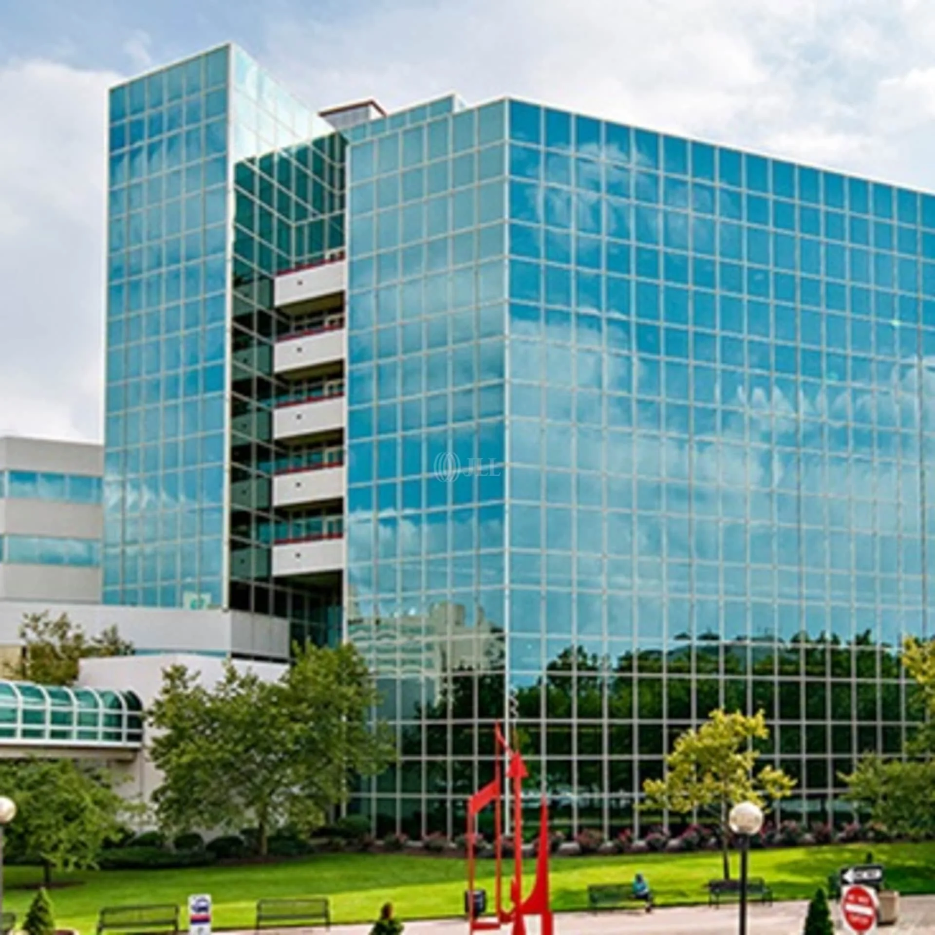 500 Plaza Dr — Lease in Secaucus, NJ, photo 2 of 4