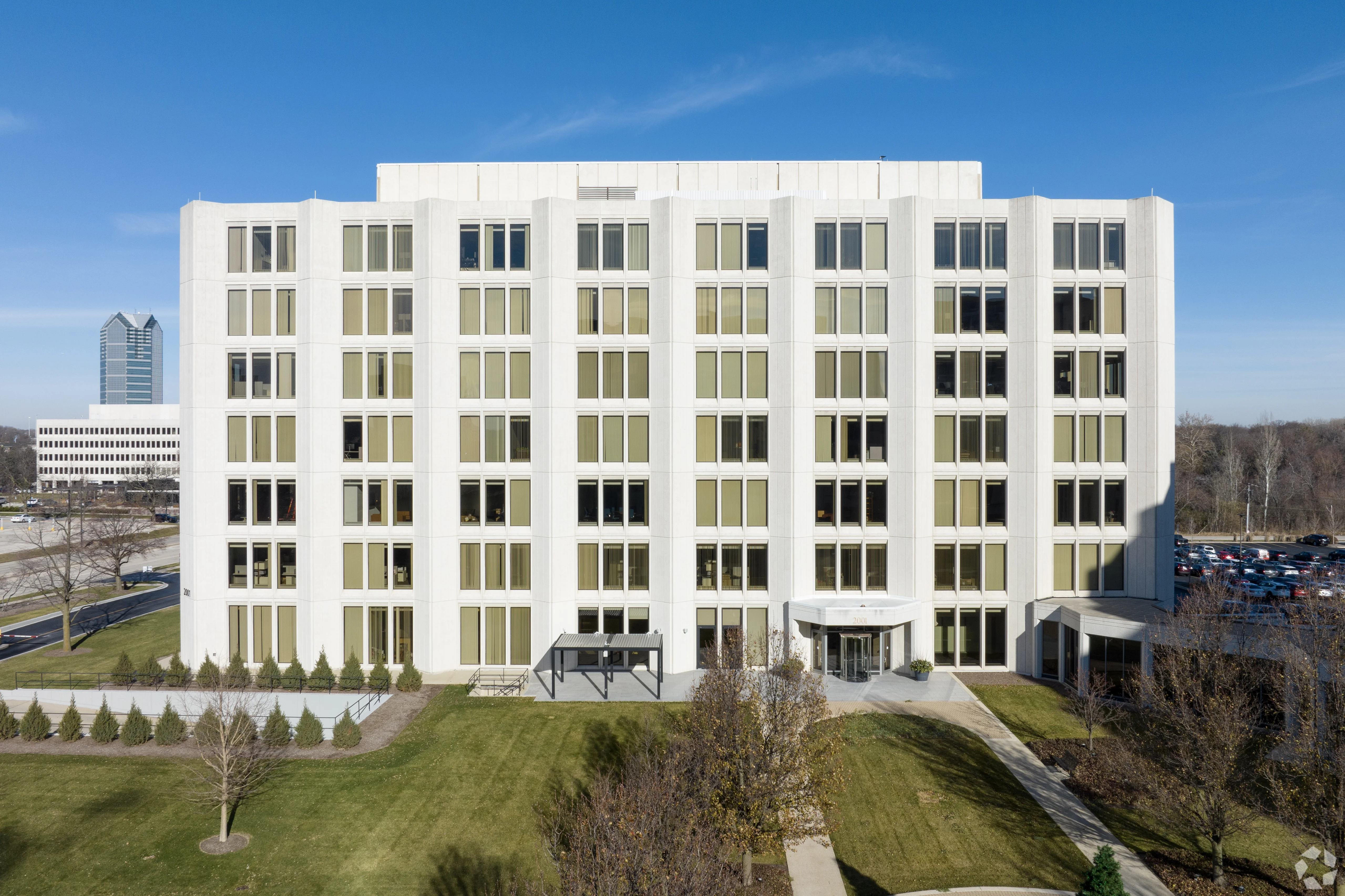 Commerce Plaza I — Lease in Oak Brook, IL, photo 2 of 8