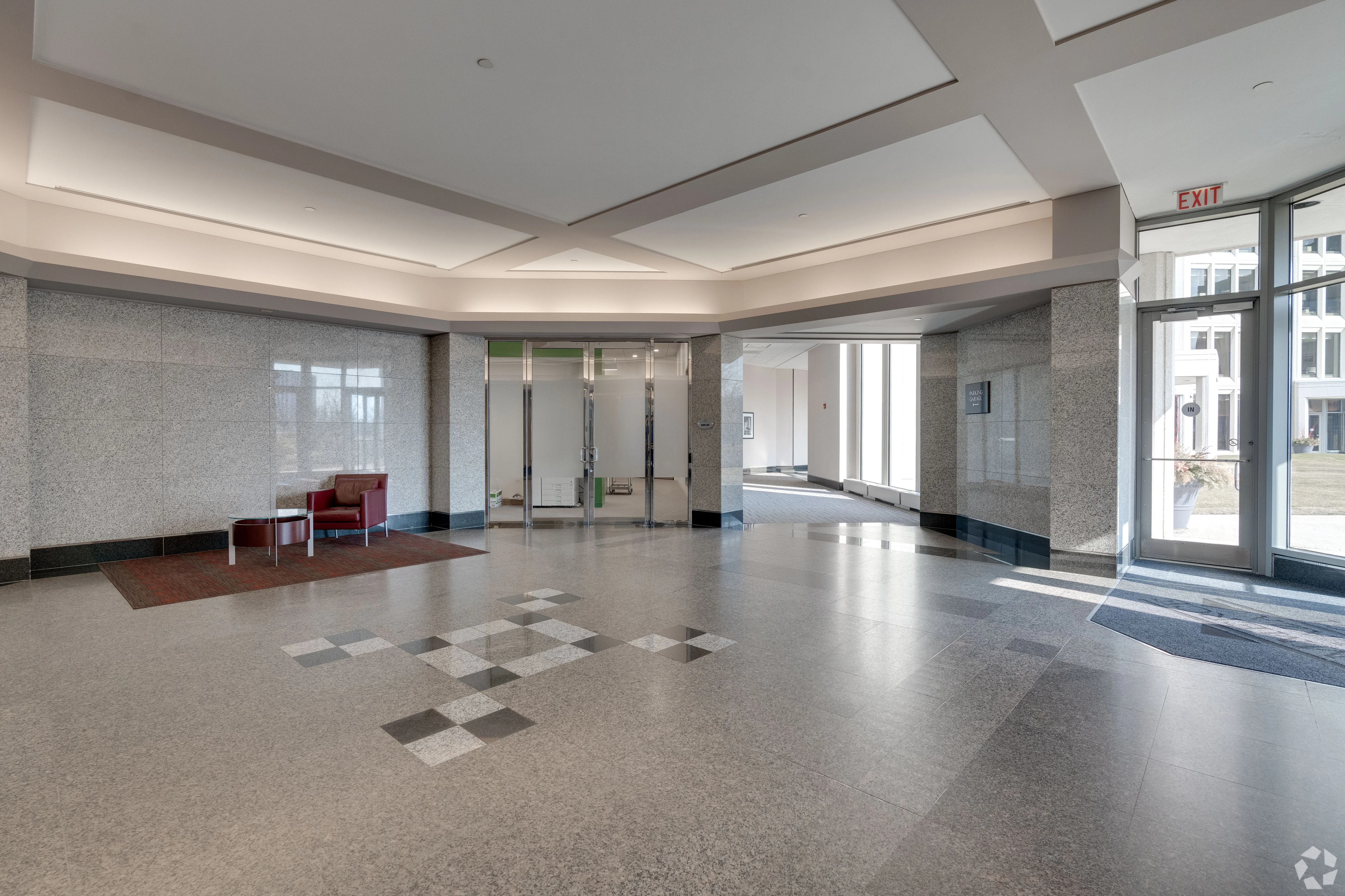 Commerce Plaza I — Lease in Oak Brook, IL, photo 4 of 8