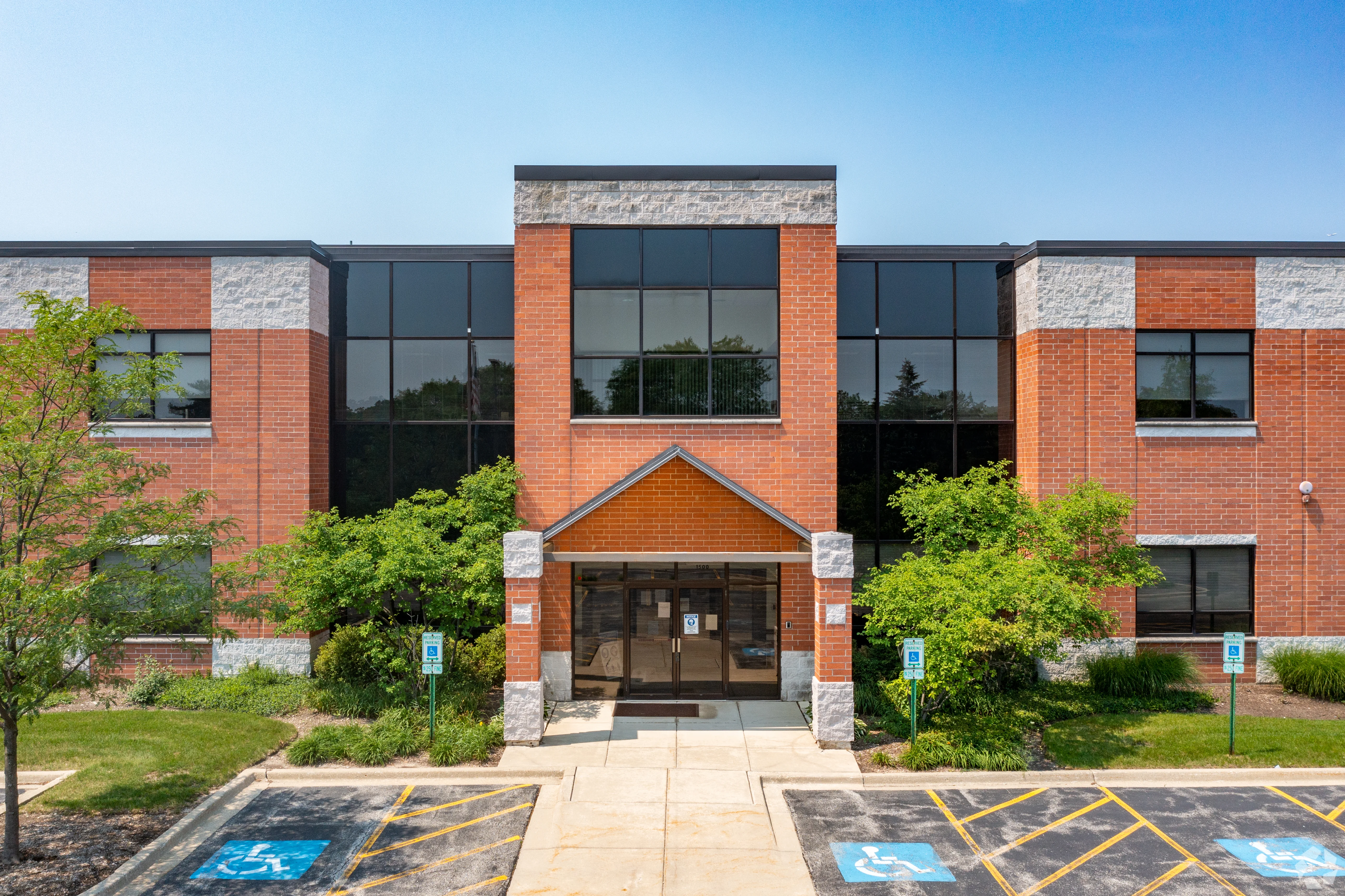 1500 South Lakeside — Lease in Bannockburn, IL, photo 2 of 8