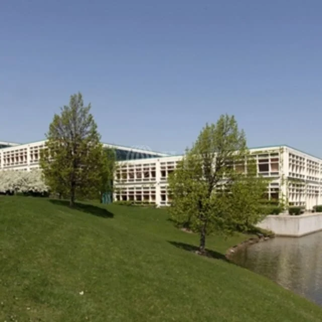 Oakmont Point West Building — Lease in Westmont, IL, photo 3 of 4