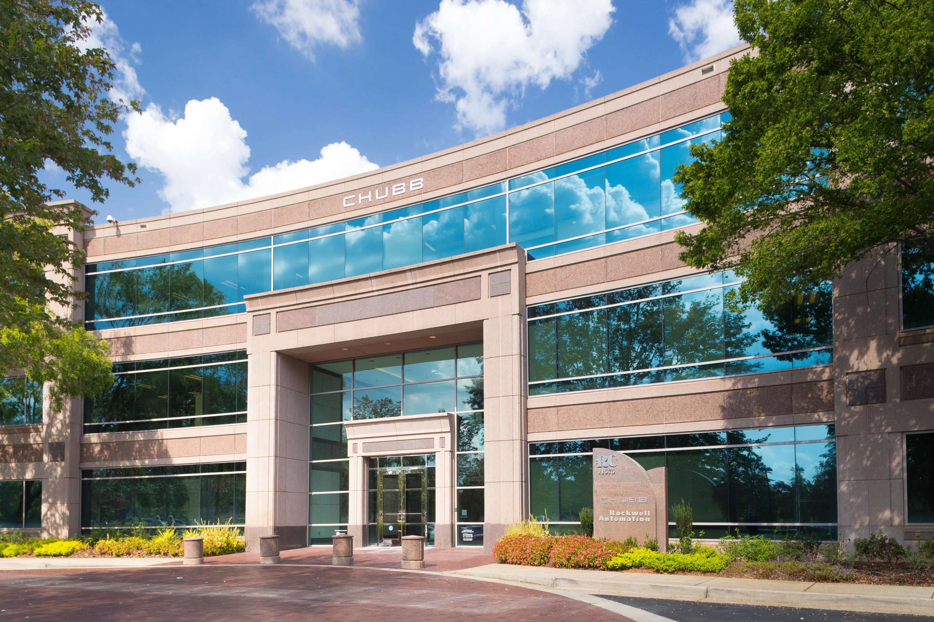 Royal Centre Two — Lease in Alpharetta, GA, photo 2 of 8
