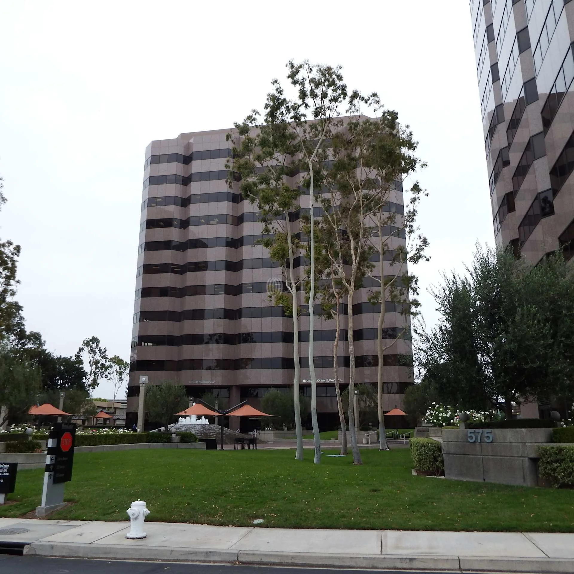 The MET — Lease in Costa Mesa, CA, photo 3 of 4