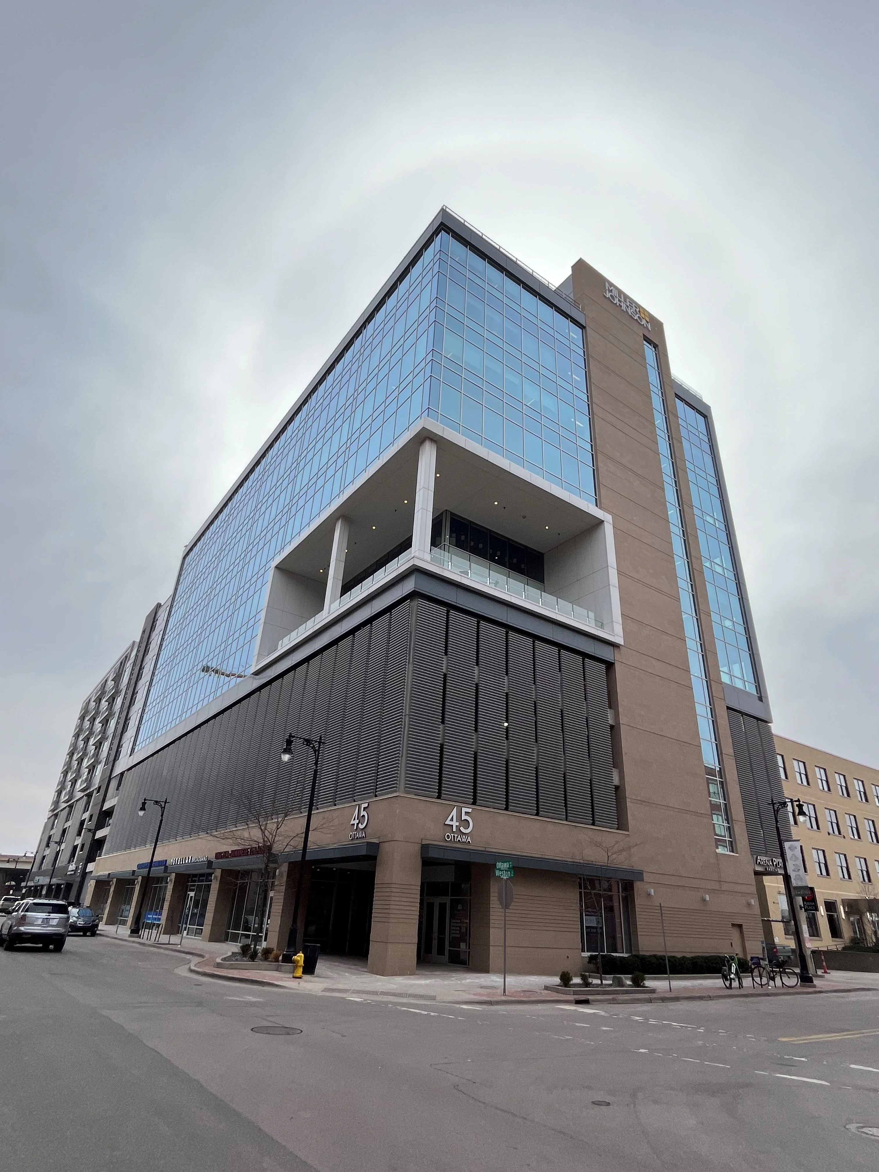Arena Place — Lease in Grand Rapids, MI, photo 1 of 8