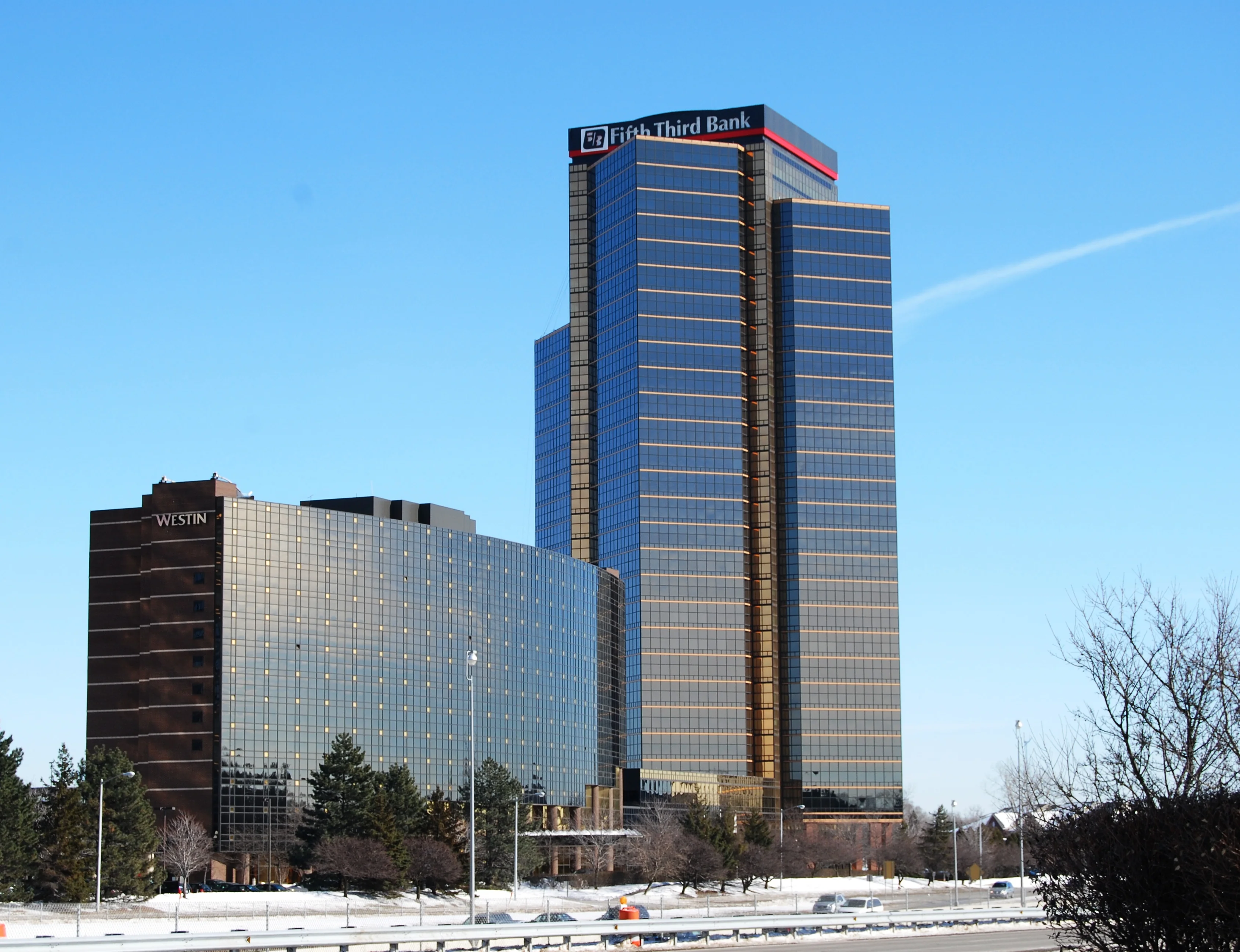 Town Center — Lease in Southfield, MI, photo 1 of 4