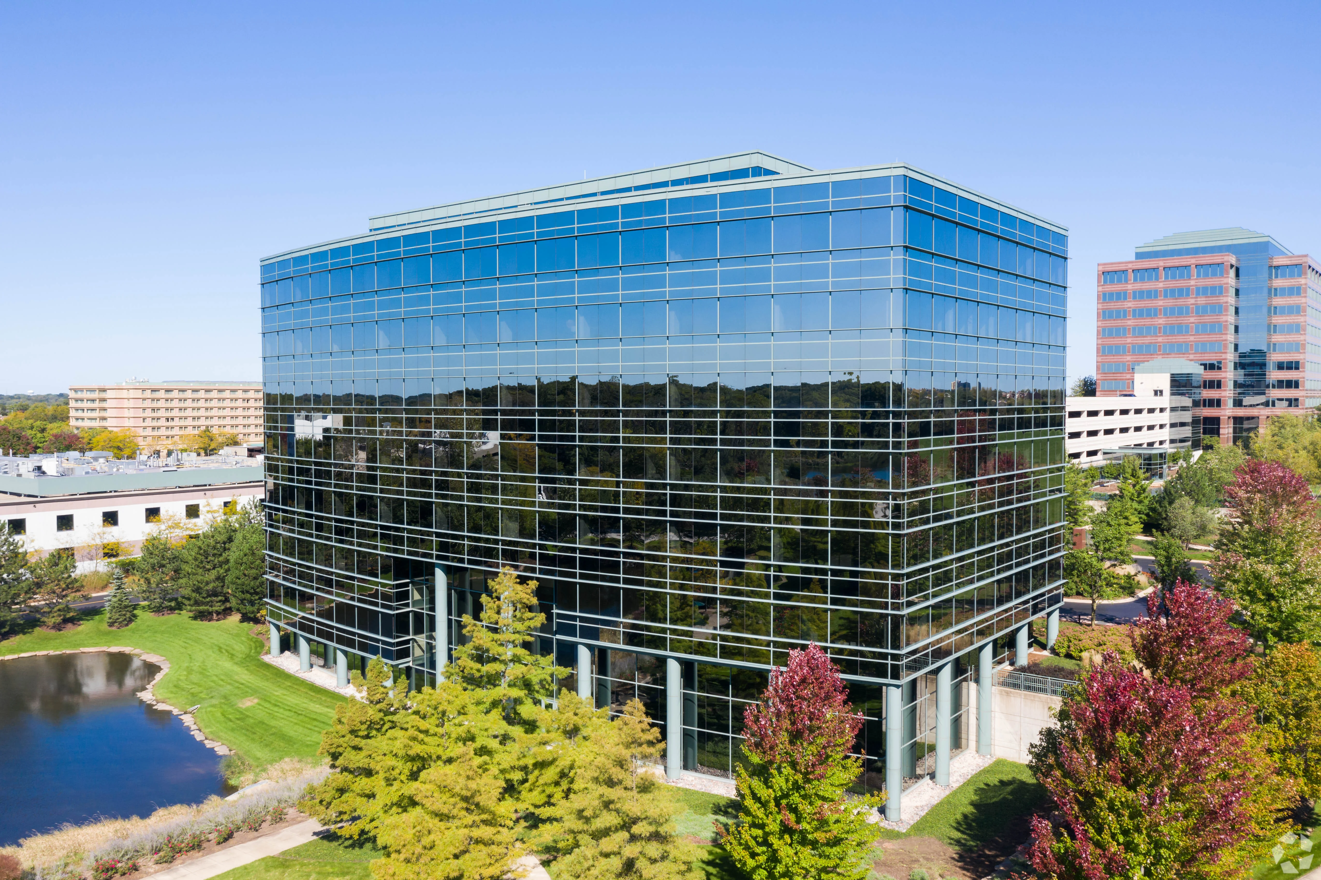 Esplanade V — Lease in Downers Grove, IL, photo 5 of 8