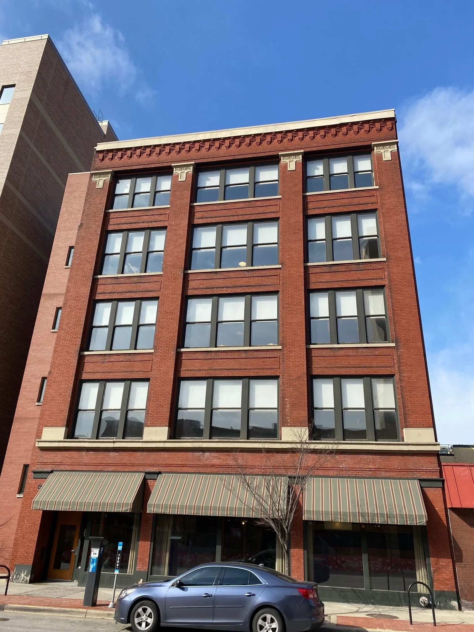 61 Commerce Ave SW