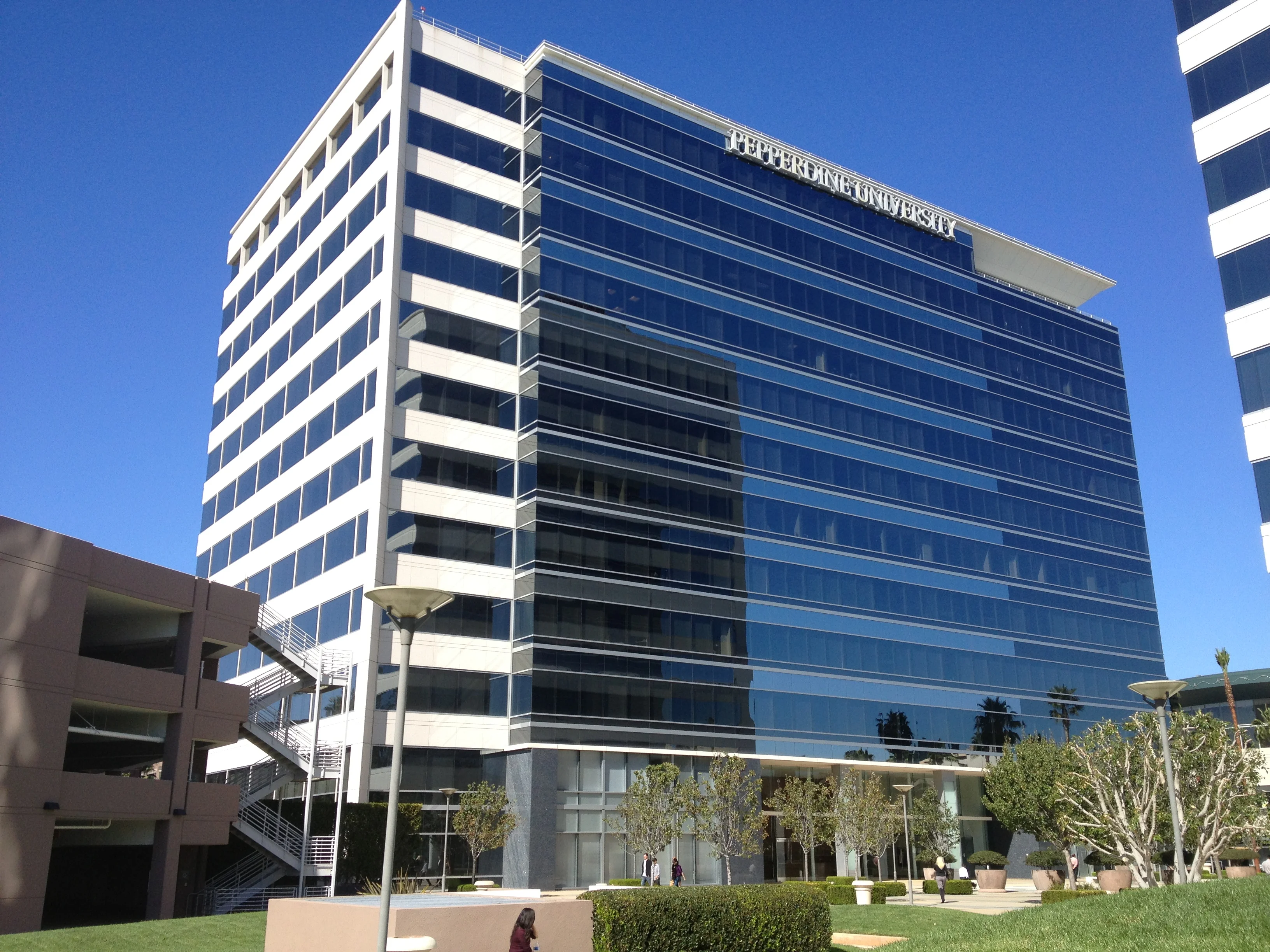 6100 Center - Playa District