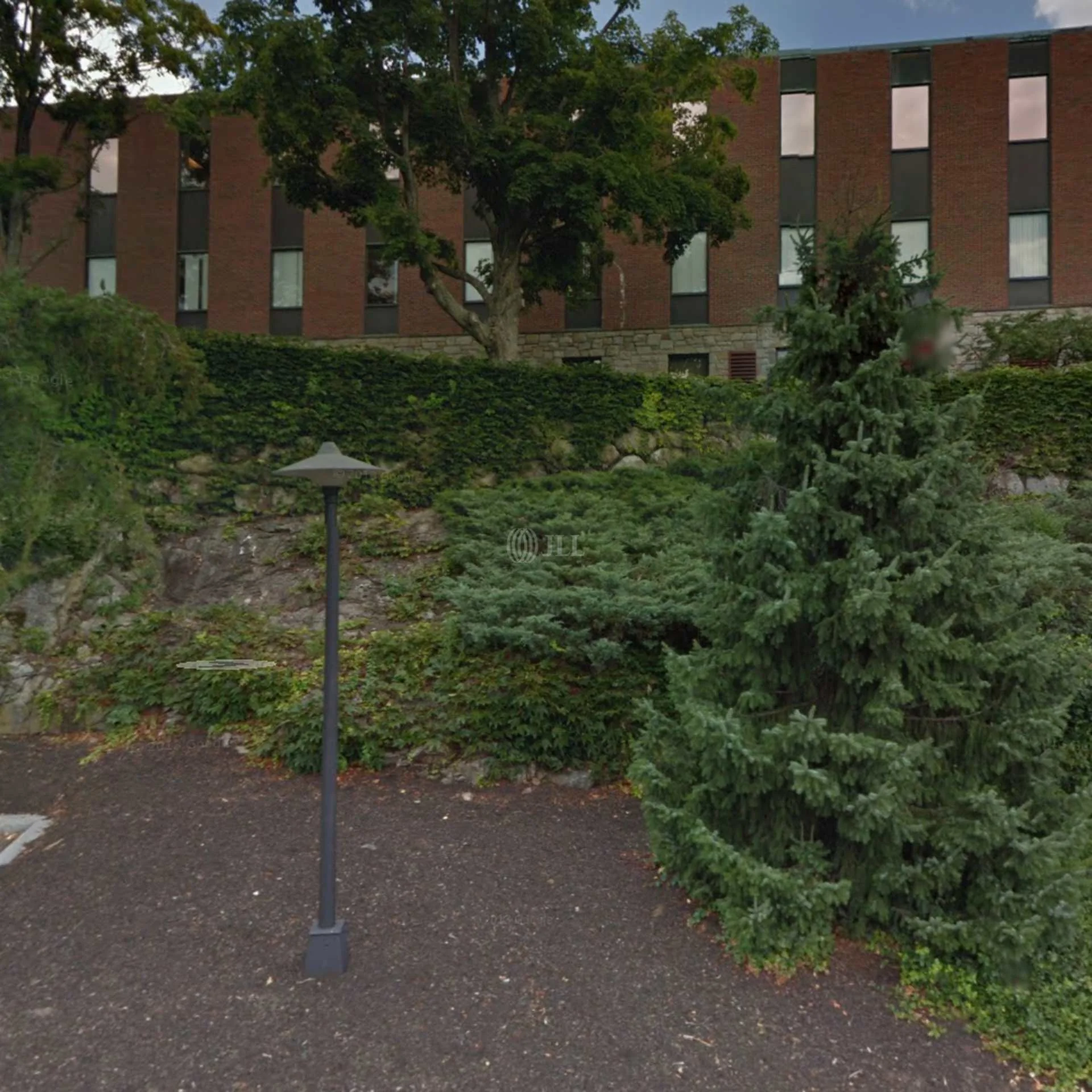 Building B — Lease in Lexington, MA, photo 2 of 4