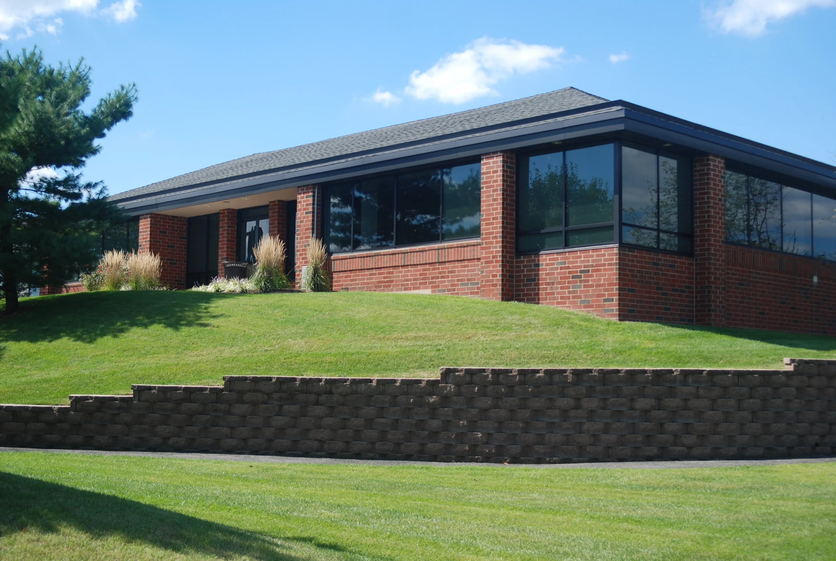 1015 Briggs Rd — Lease in Mount Laurel, NJ, photo 1 of 8