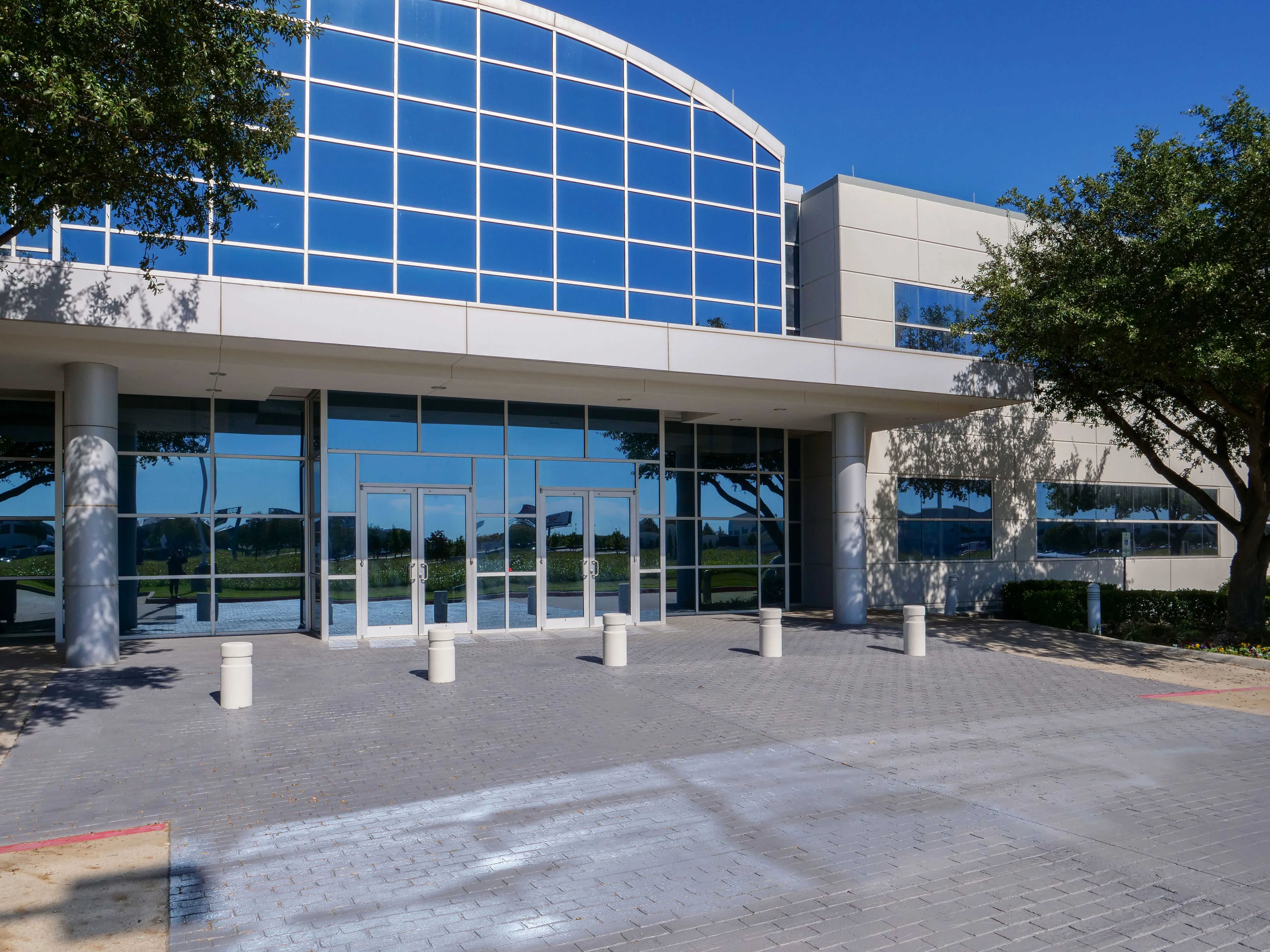 1111 Freeport Pkwy — Lease in Coppell, TX, photo 2 of 8