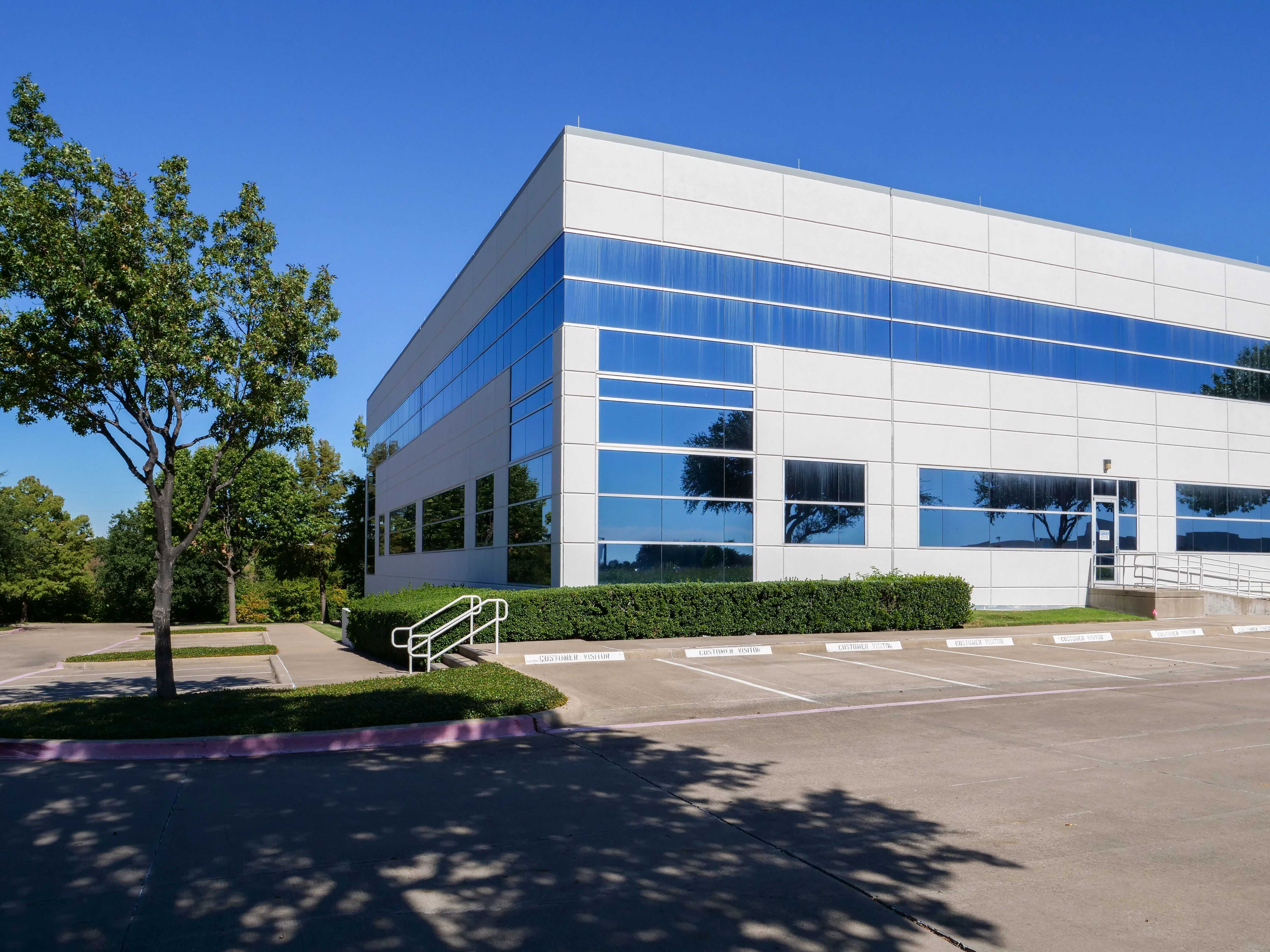 1111 Freeport Pkwy — Lease in Coppell, TX, photo 3 of 8