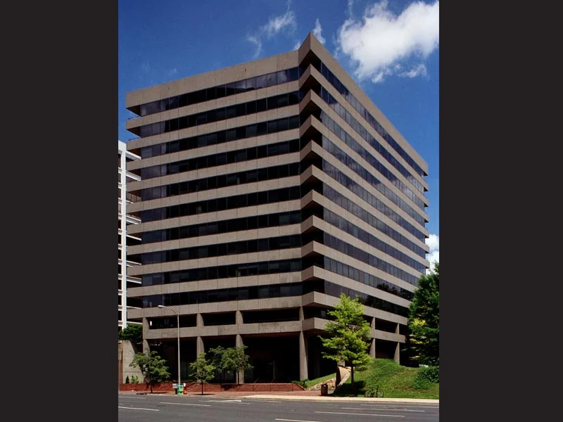 Park Place — Lease in Arlington, VA, photo 2 of 8