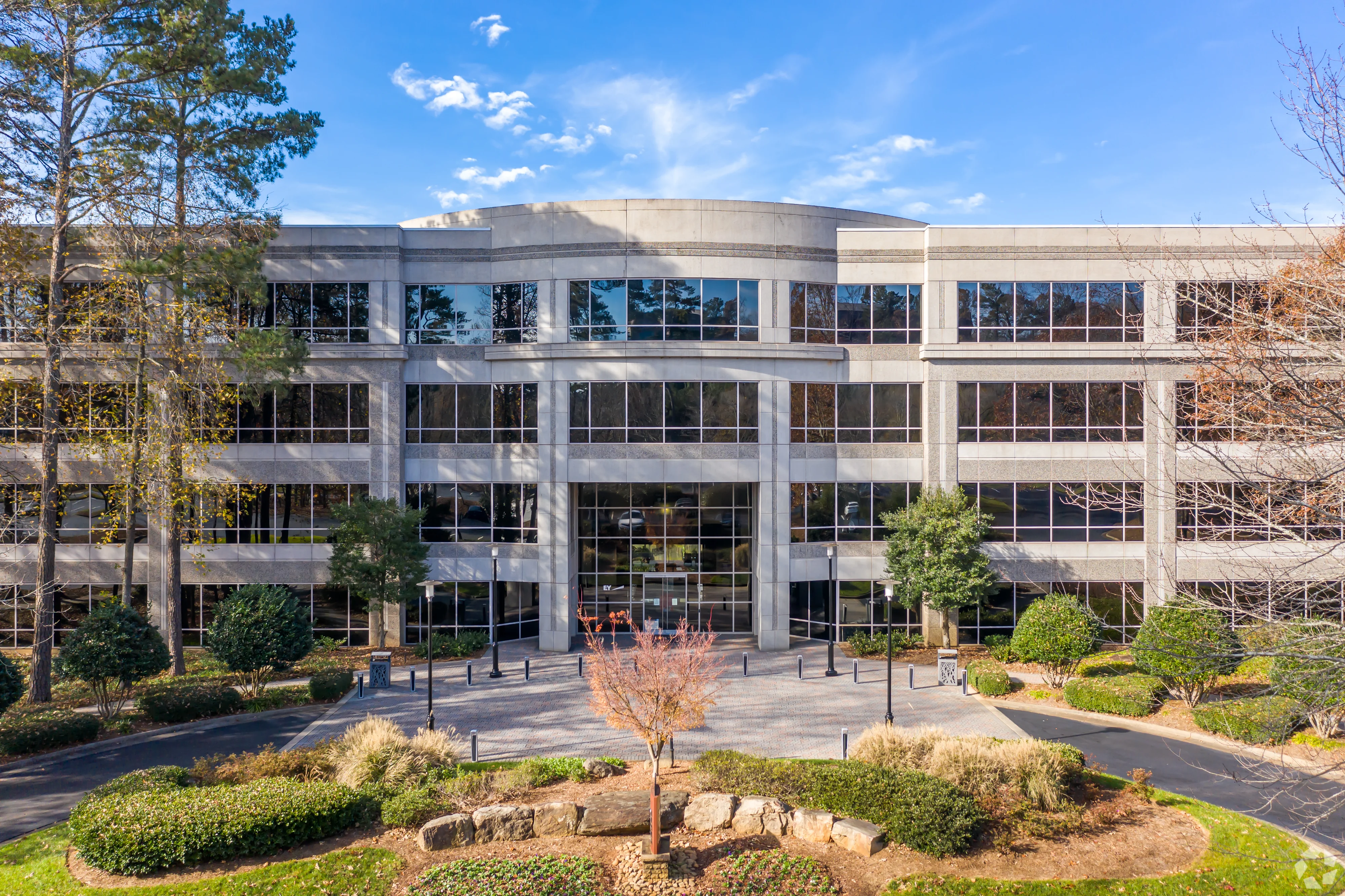 Lake View I — Lease in Alpharetta, GA, photo 3 of 8
