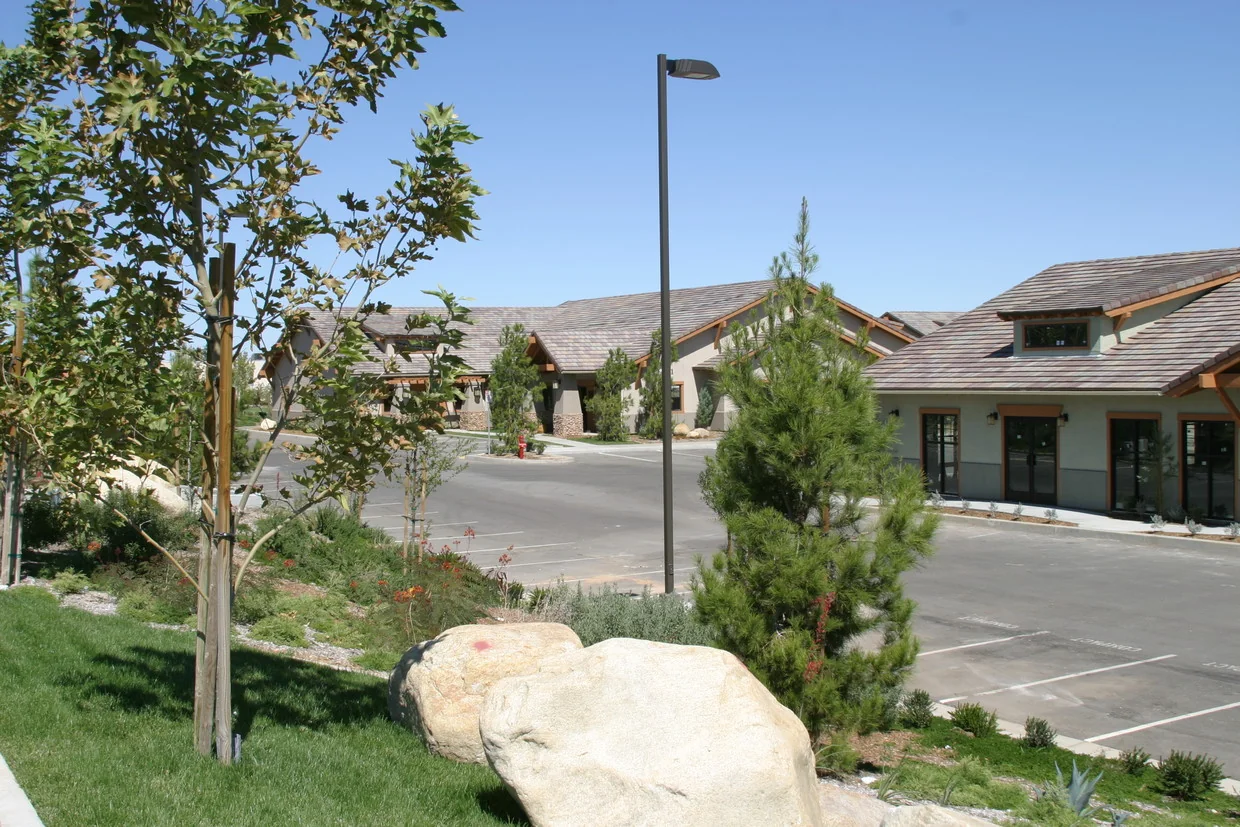 Building 5 — Lease in Palmdale, CA, photo 1 of 4