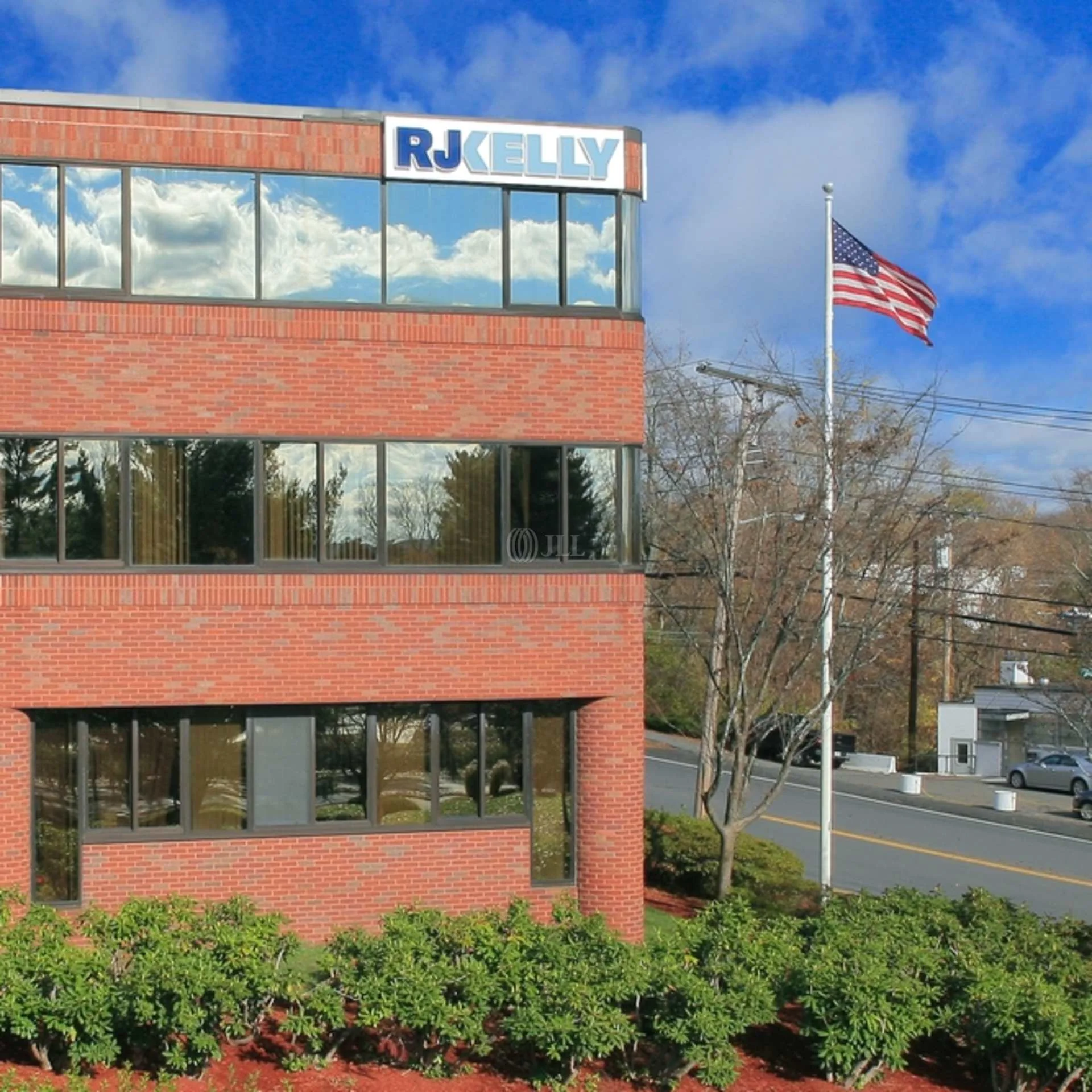 55 Cambridge — Lease in Burlington, MA, photo 2 of 4