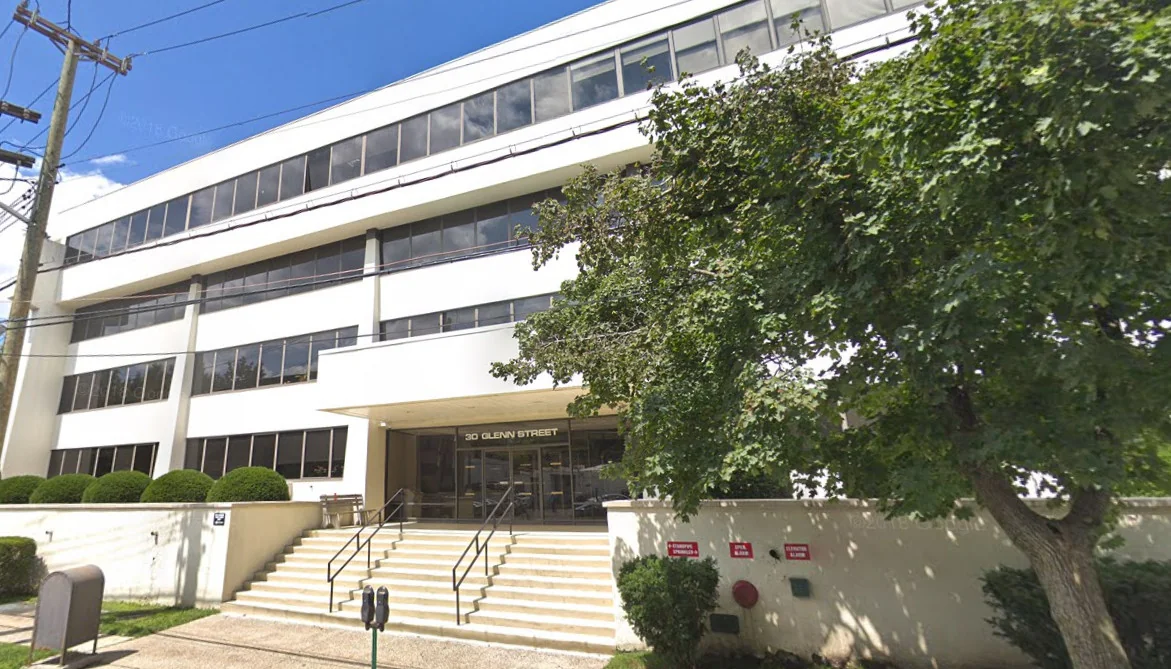 30 Glenn St — Lease in White Plains, NY, photo 1 of 4
