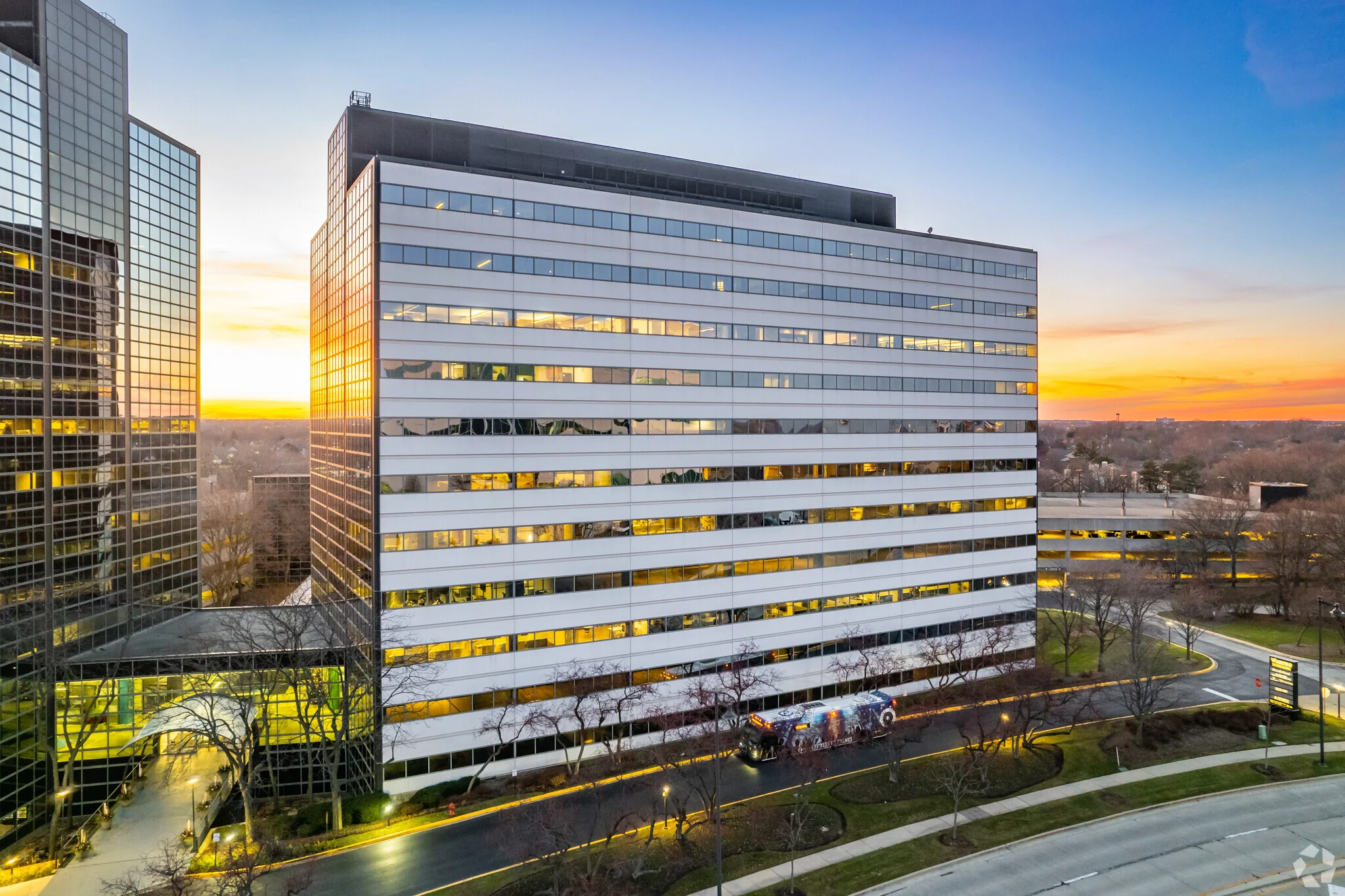 200 North Martingale - photo 5 - Schaumburg, IL