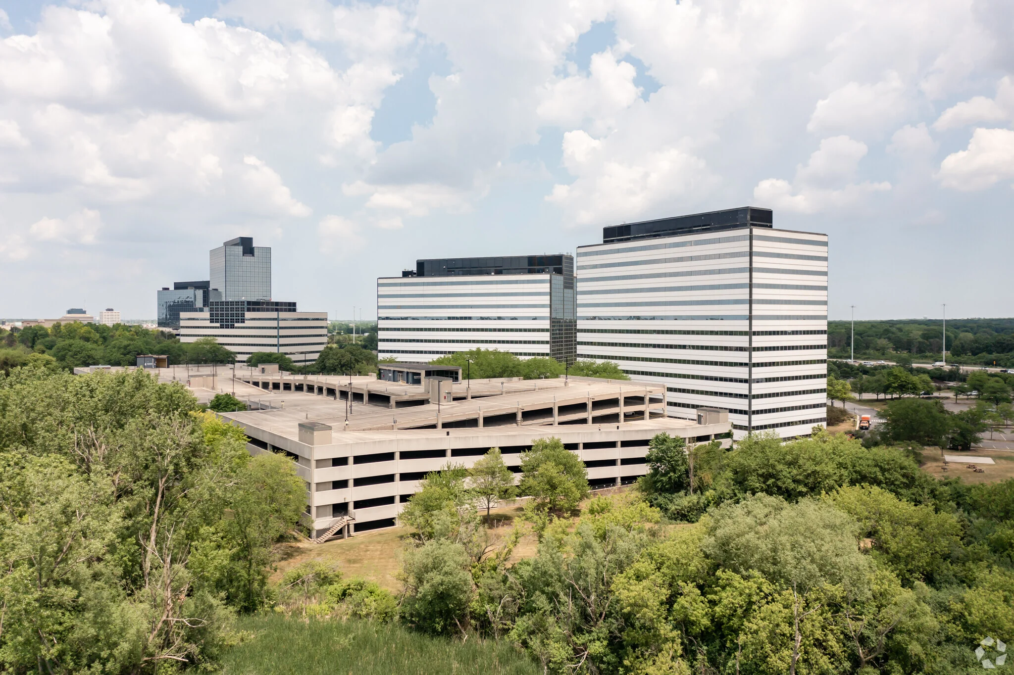 200 North Martingale - photo 7 - Schaumburg, IL