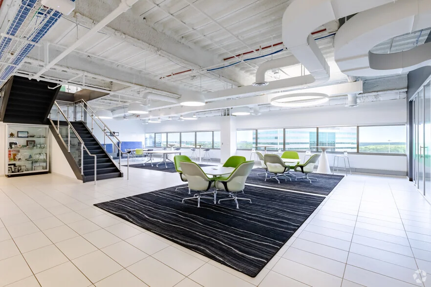 200 North Martingale - photo 15 - Schaumburg, IL