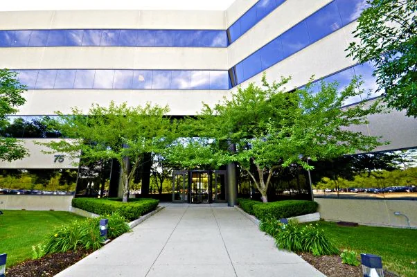 75 Tri State — Lease in Lincolnshire, IL, photo 2 of 8