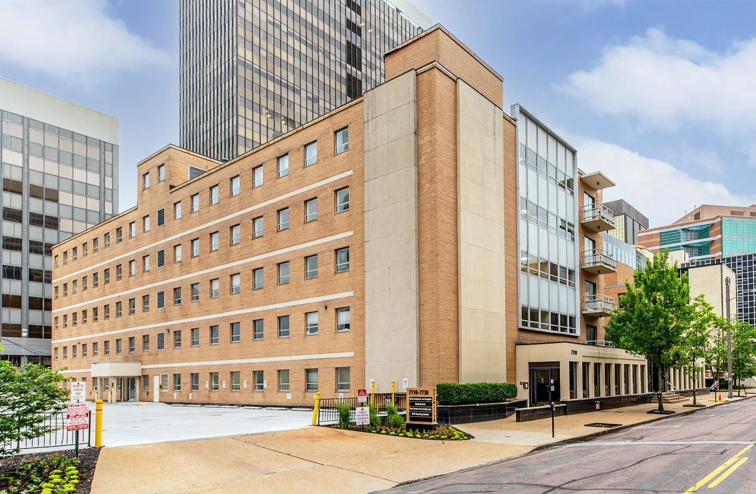 Carondelet East — Lease in St Louis, MO, photo 2 of 8