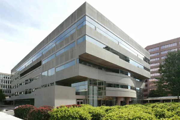 Traveler's Education Center — Lease in Hartford, CT, photo 1 of 5
