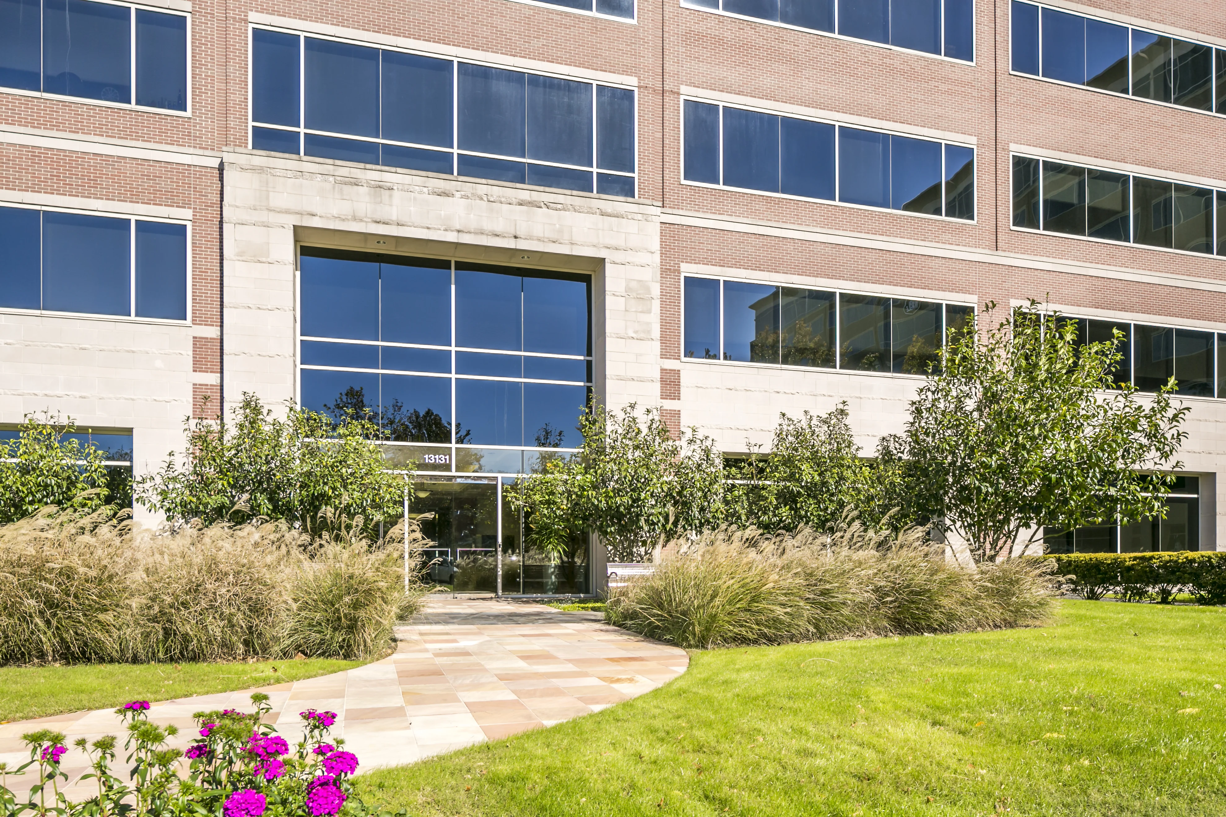 Sugar Creek I — Lease in Sugar Land, TX, photo 2 of 8