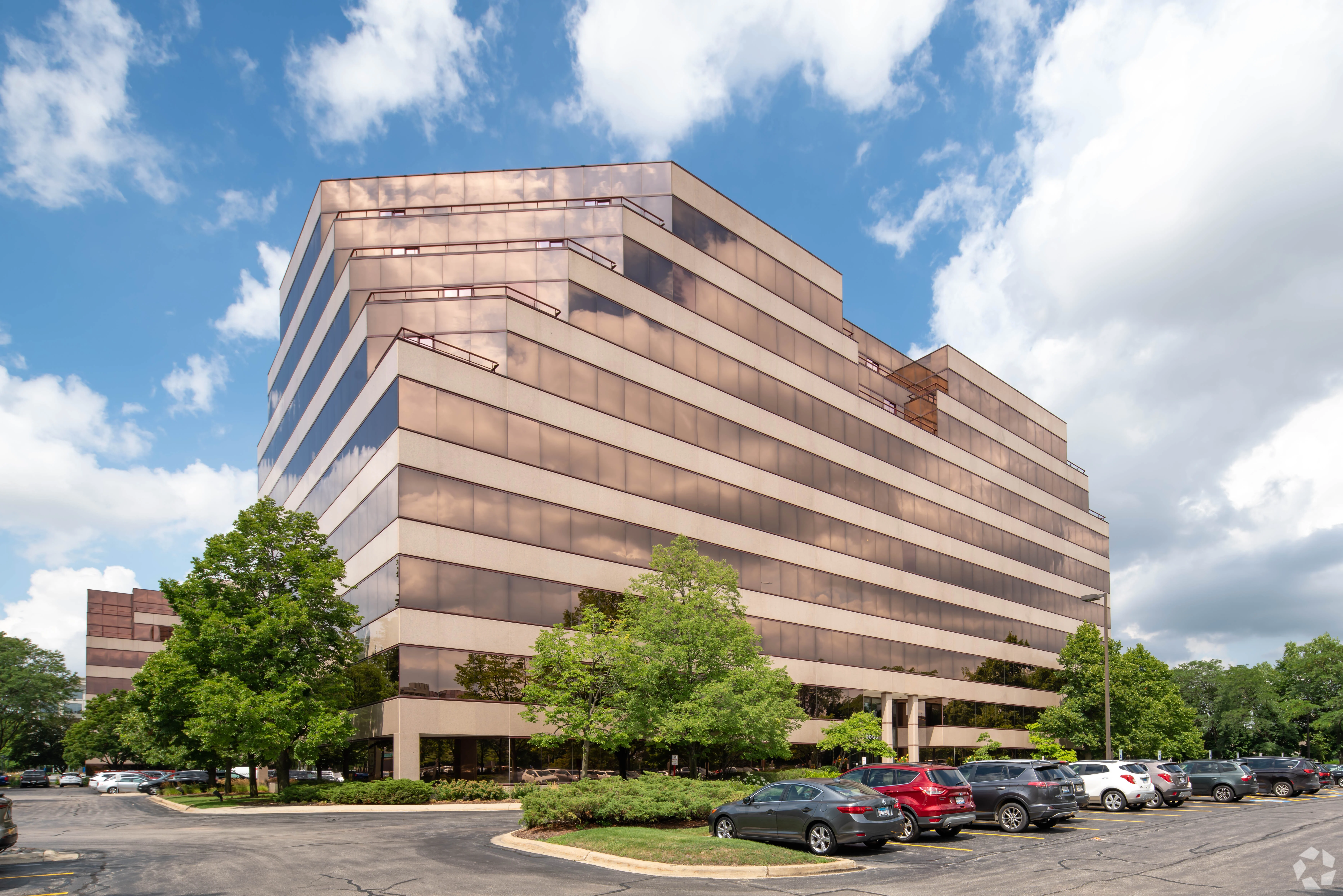 Columbia Centre I — Lease in Rosemont, IL, photo 1 of 8