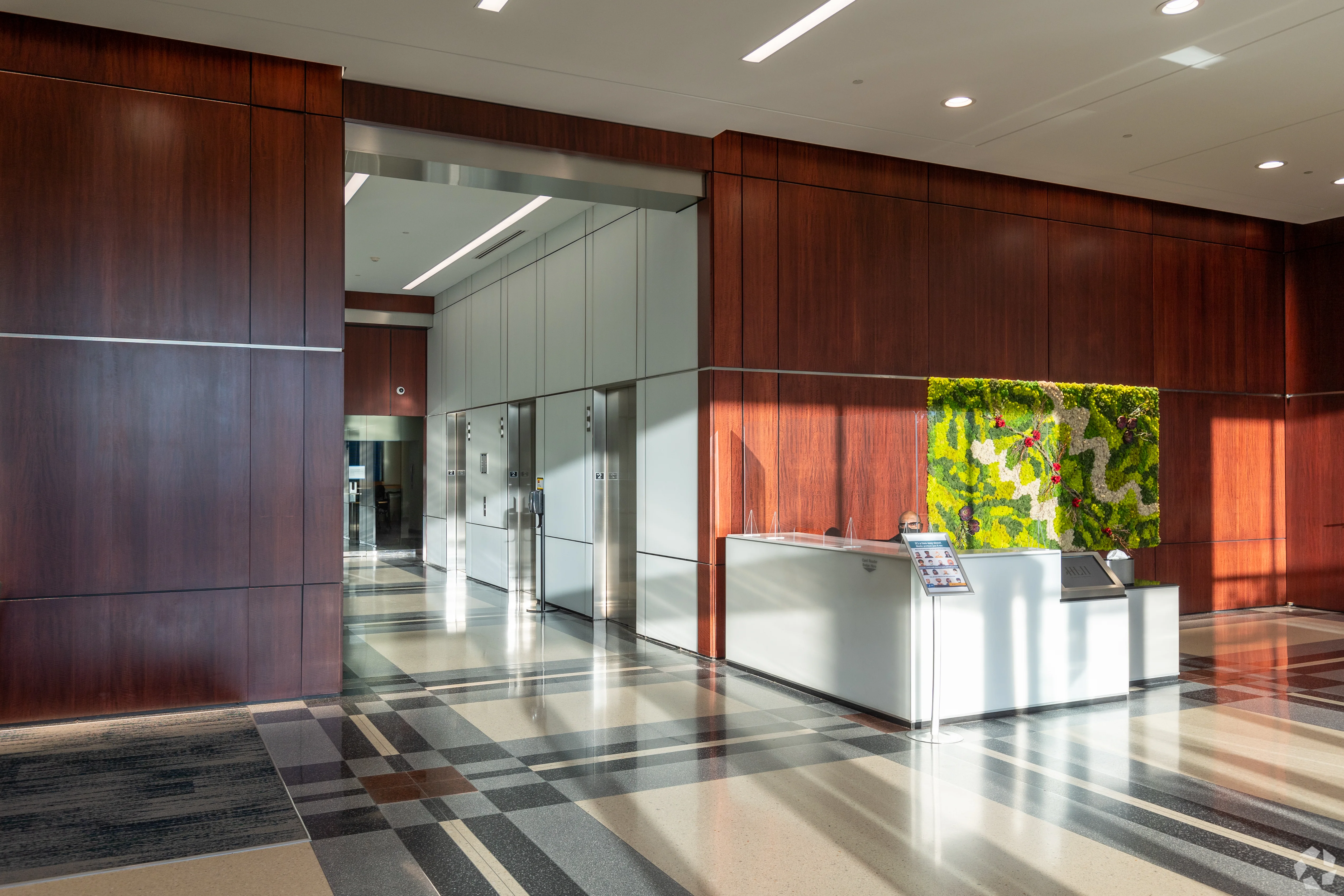 Highland Landmark II — Lease in Downers Grove, IL, photo 4 of 8