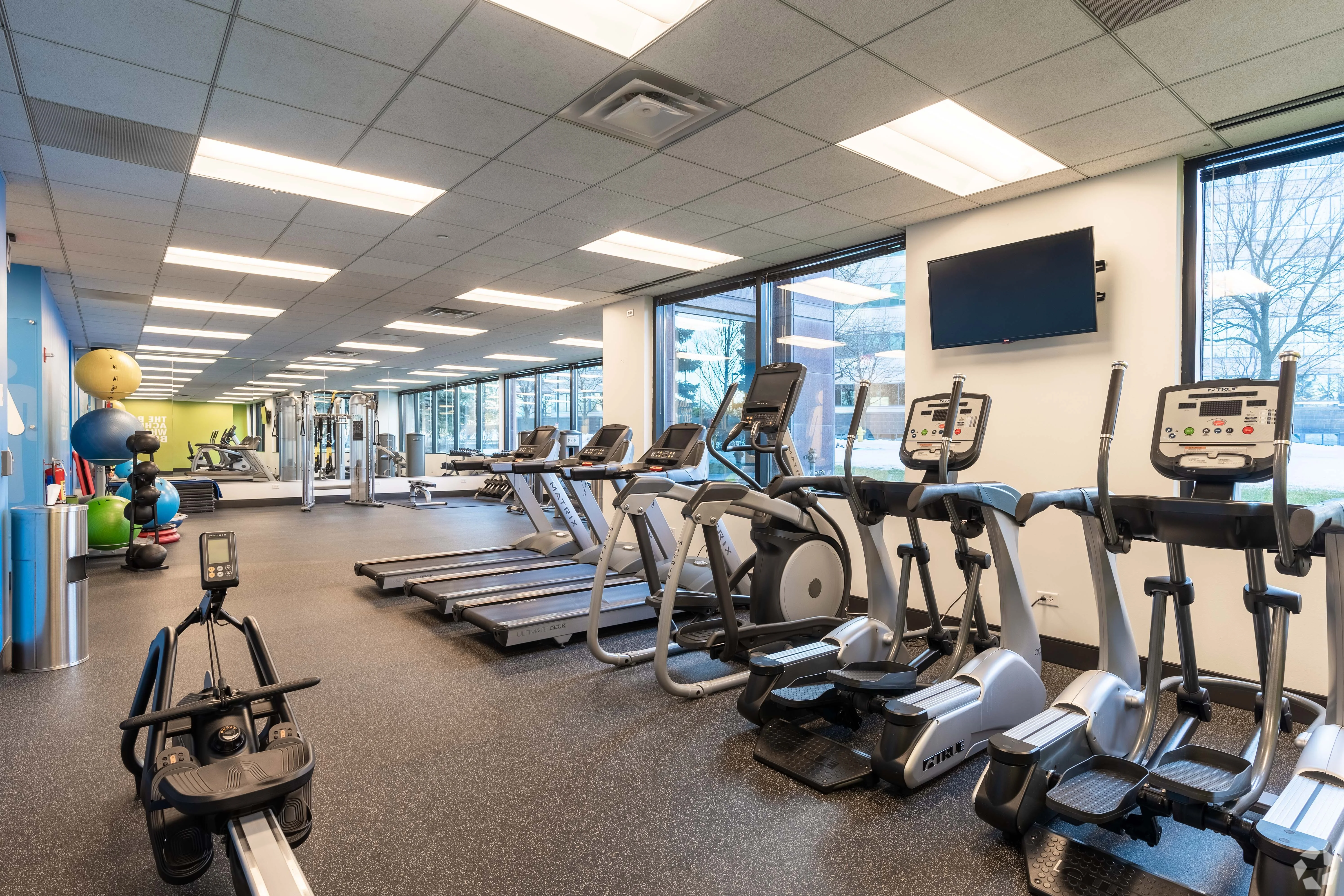 Highland Landmark II — Lease in Downers Grove, IL, photo 5 of 8