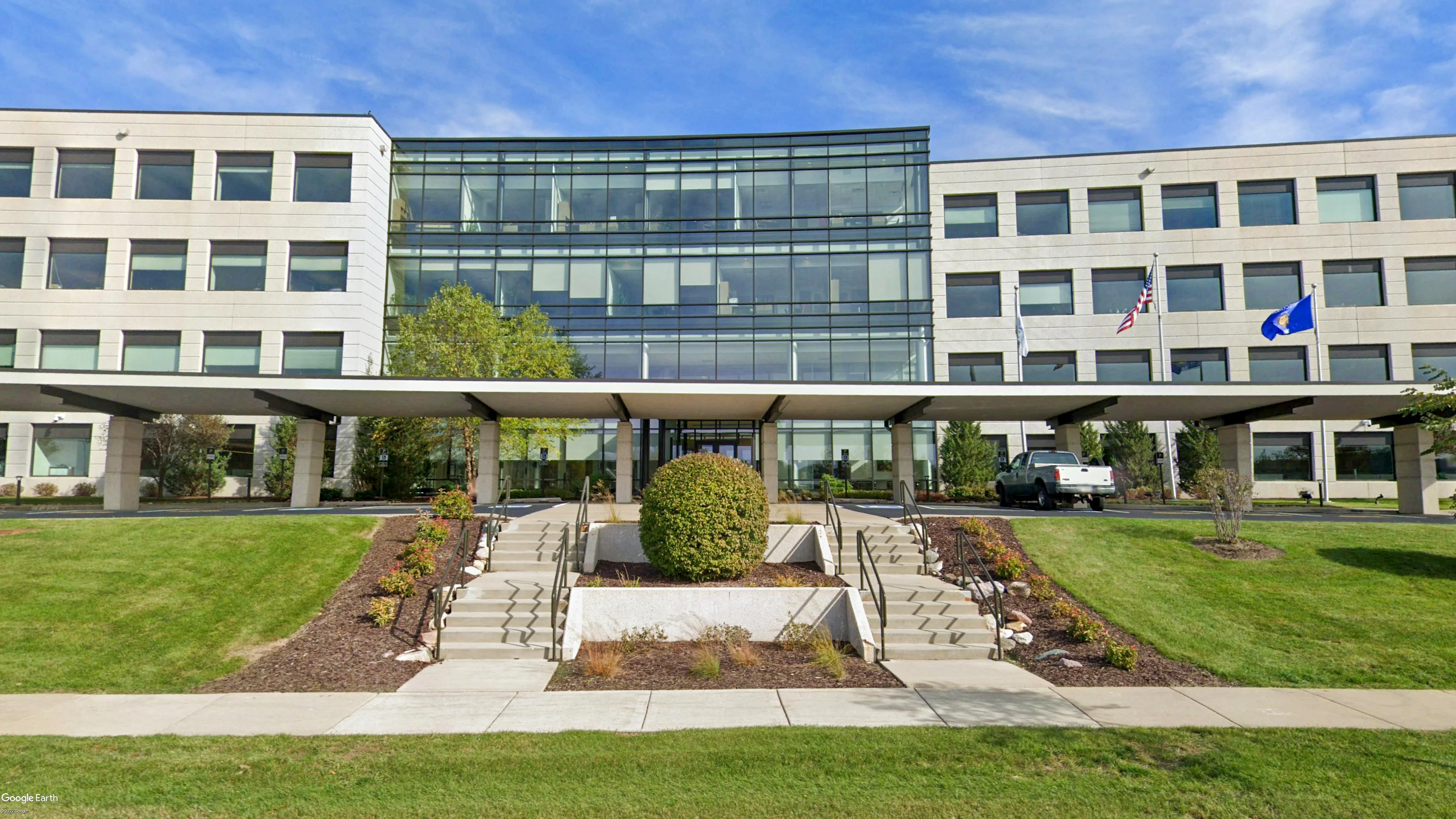 Spectrum Brands Headquarters — Lease in Middleton, WI, photo 2 of 8