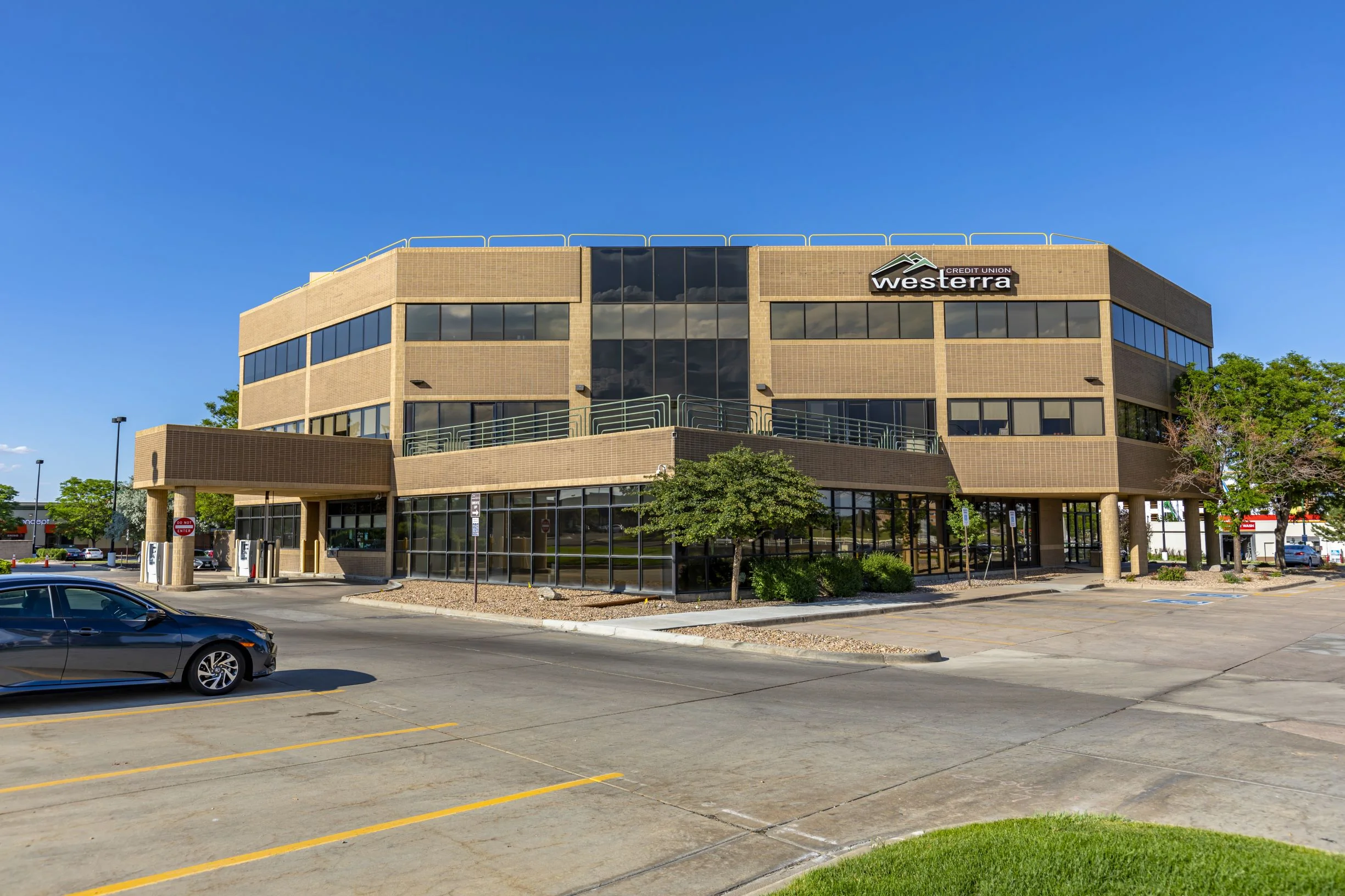 Metroeast Plaza — Lease in Aurora, CO, photo 2 of 7