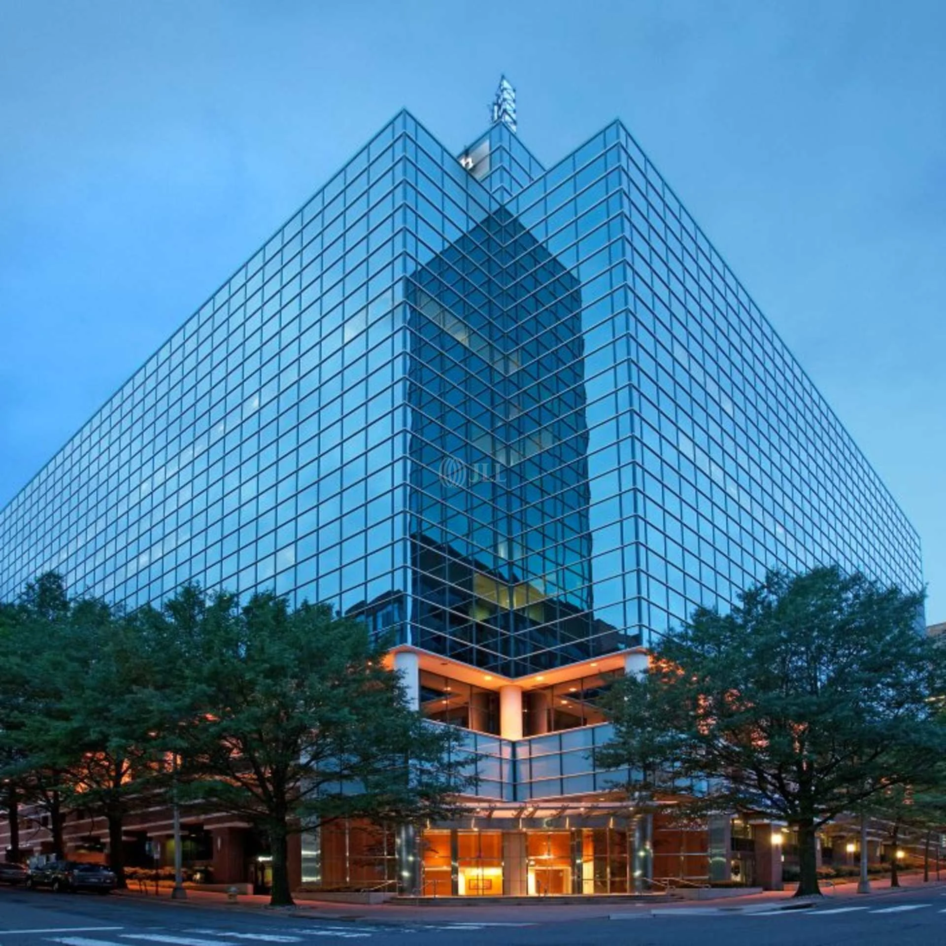 Arlington Plaza — Lease in Arlington, VA, photo 3 of 5