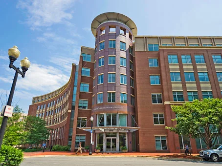 Carlyle Crescent — Lease in Alexandria, VA, photo 3 of 8