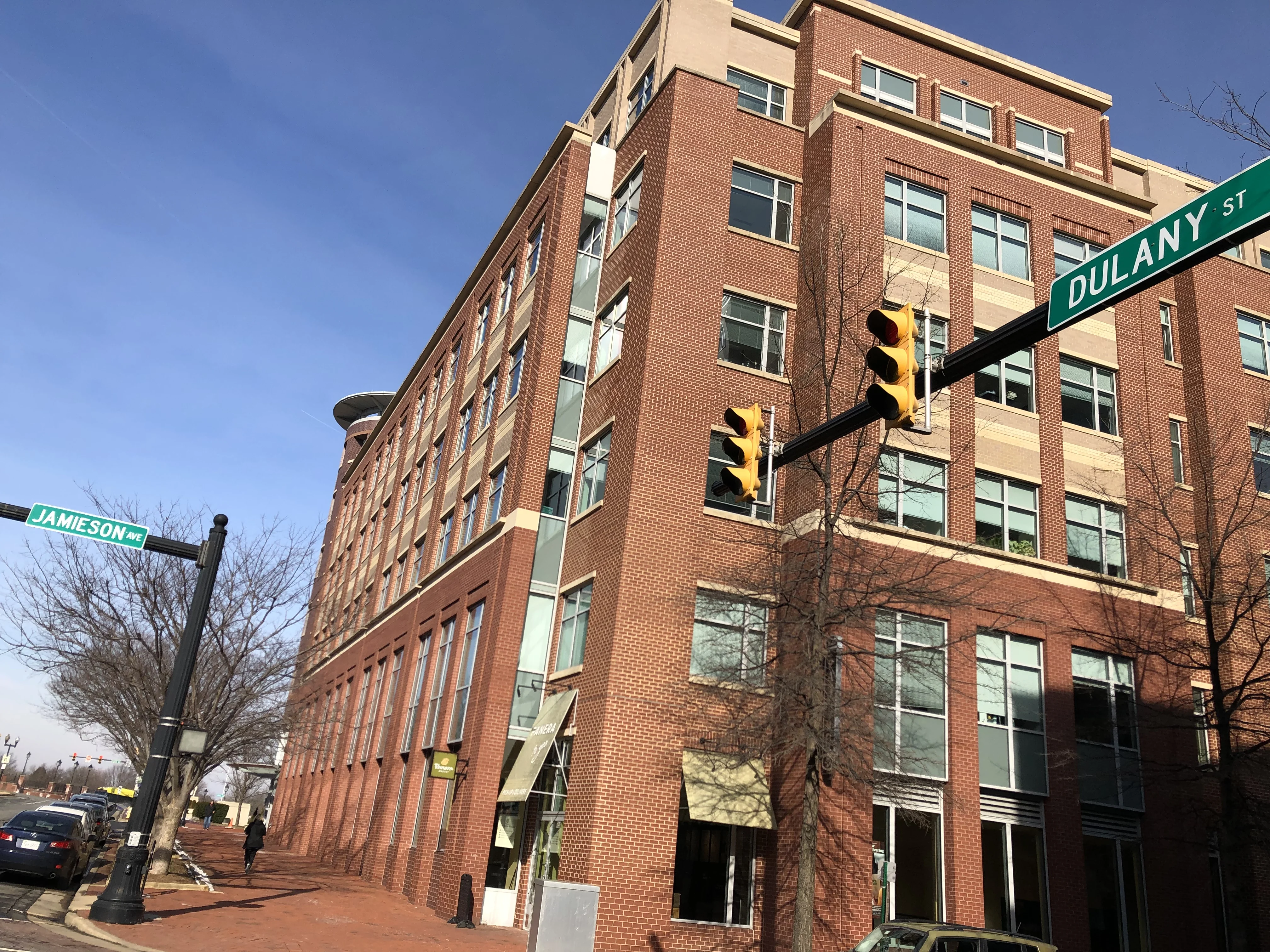 Carlyle Crescent — Lease in Alexandria, VA, photo 7 of 8