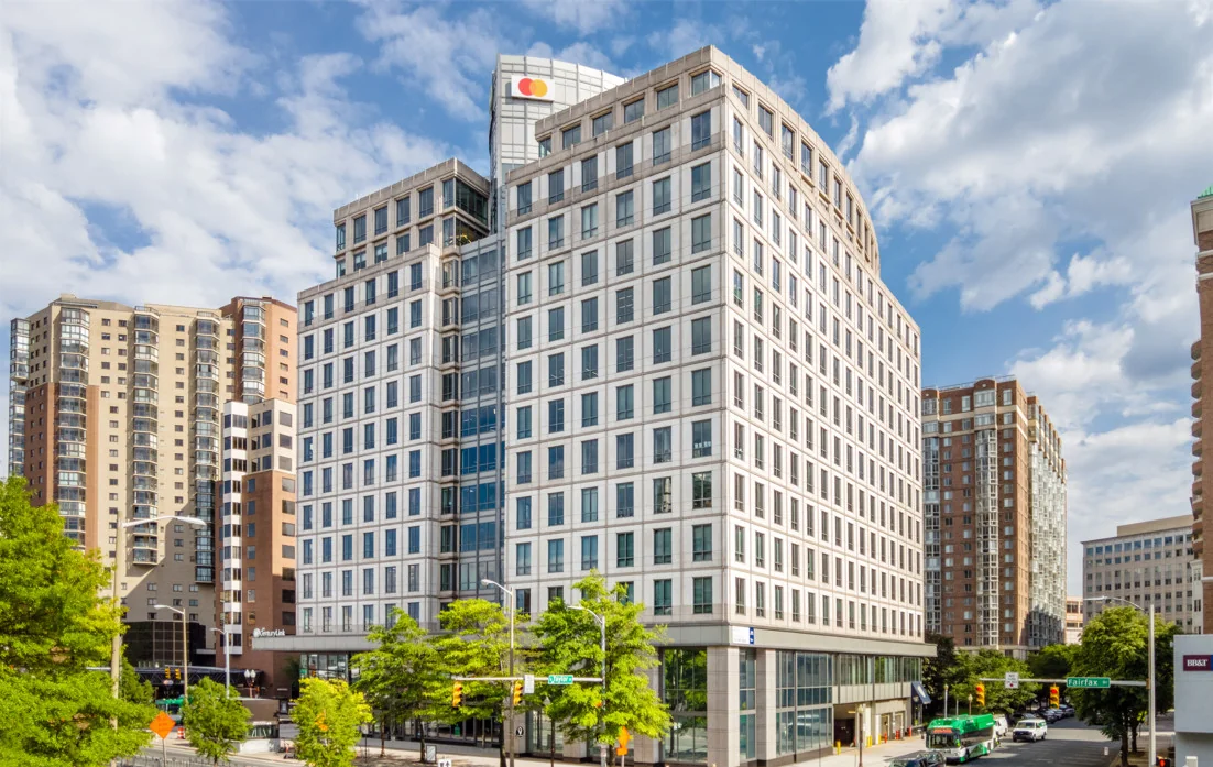 4250 N Fairfax Dr — Lease in Arlington, VA, photo 1 of 8