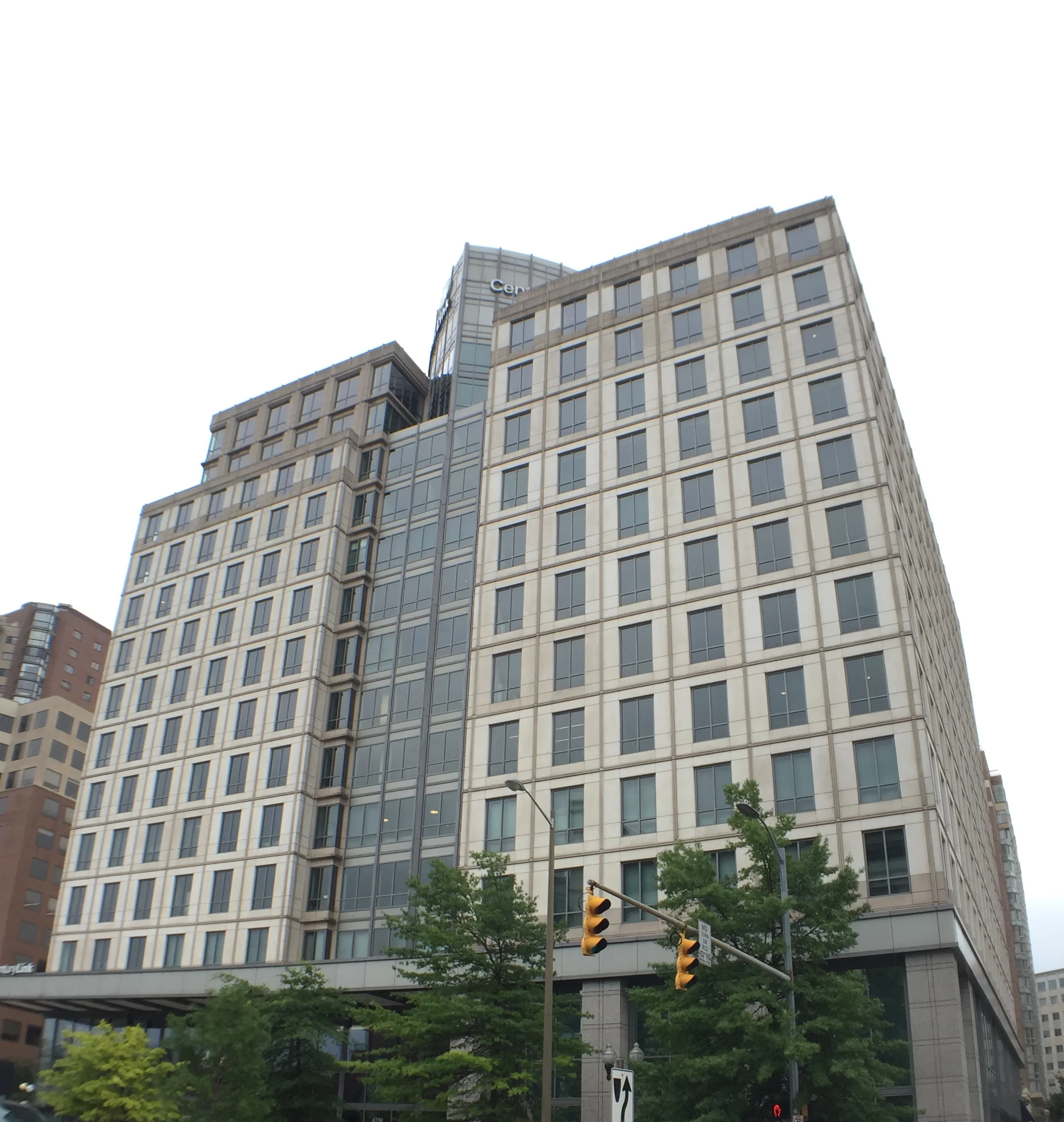 4250 N Fairfax Dr — Lease in Arlington, VA, photo 2 of 8