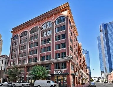 Caceria Building